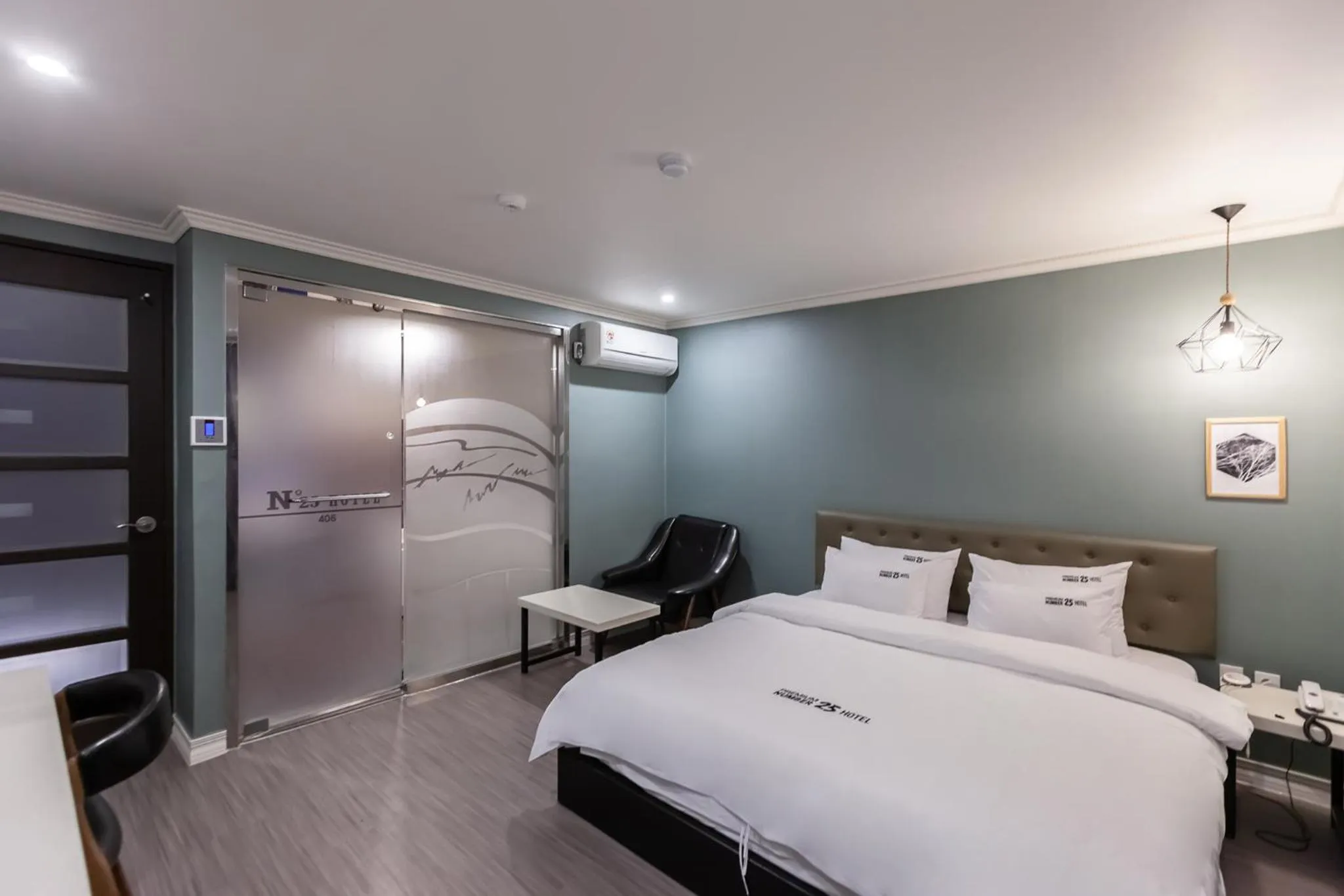 Bed in No.25 Hotel Busan Seomyeon Station