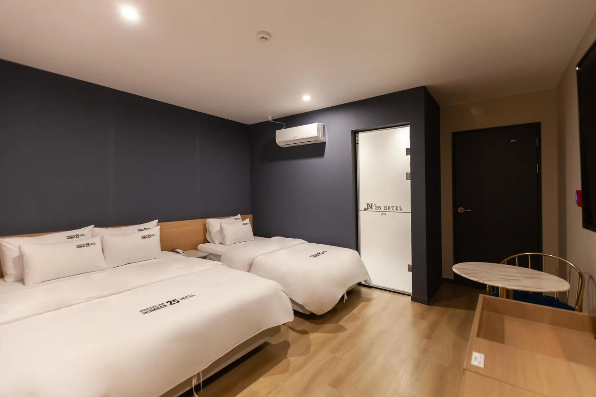 Bed in No.25 Hotel Busan Seomyeon Station