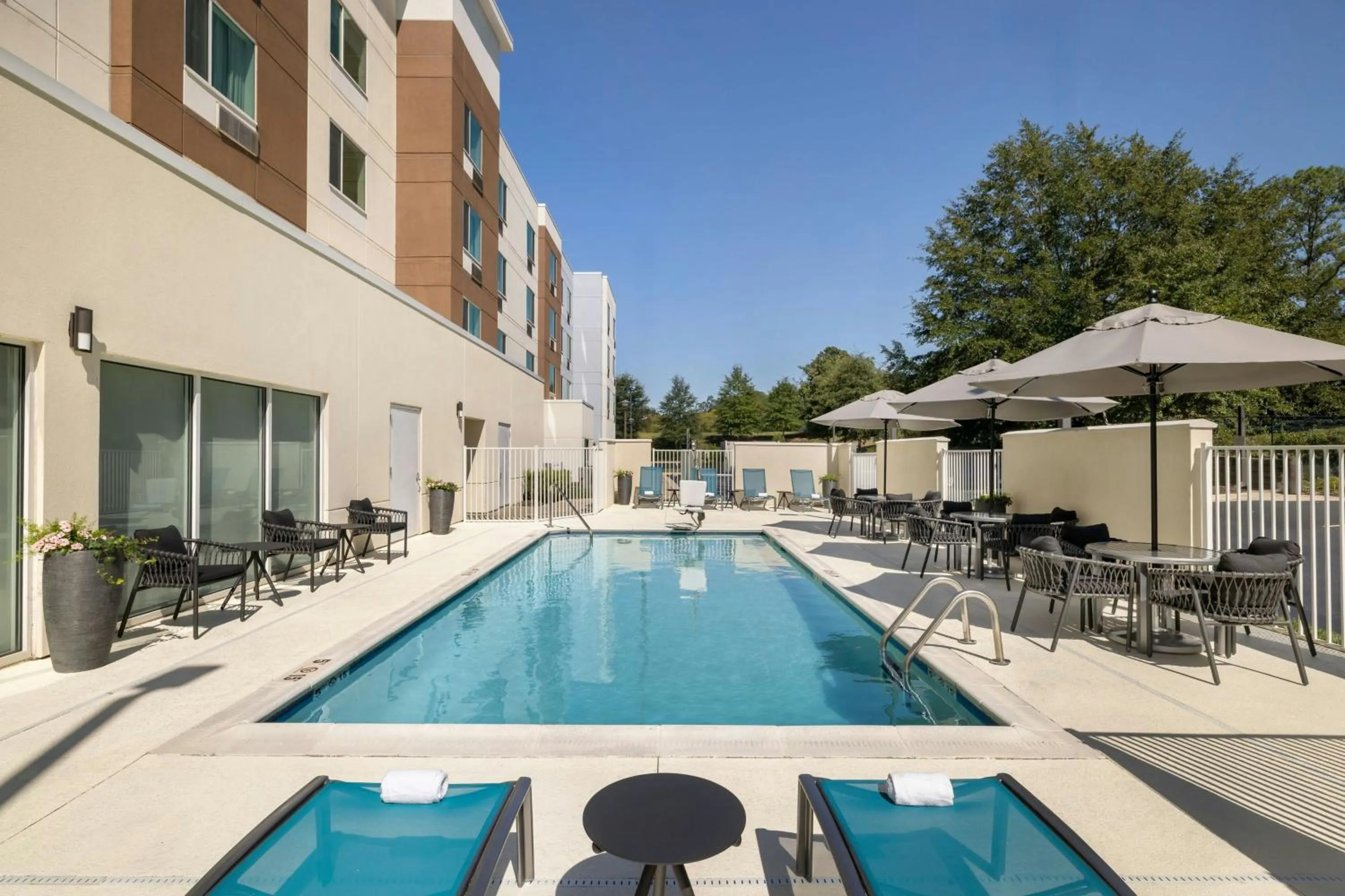 Swimming pool in TownePlace Suites by Marriott Auburn University Area