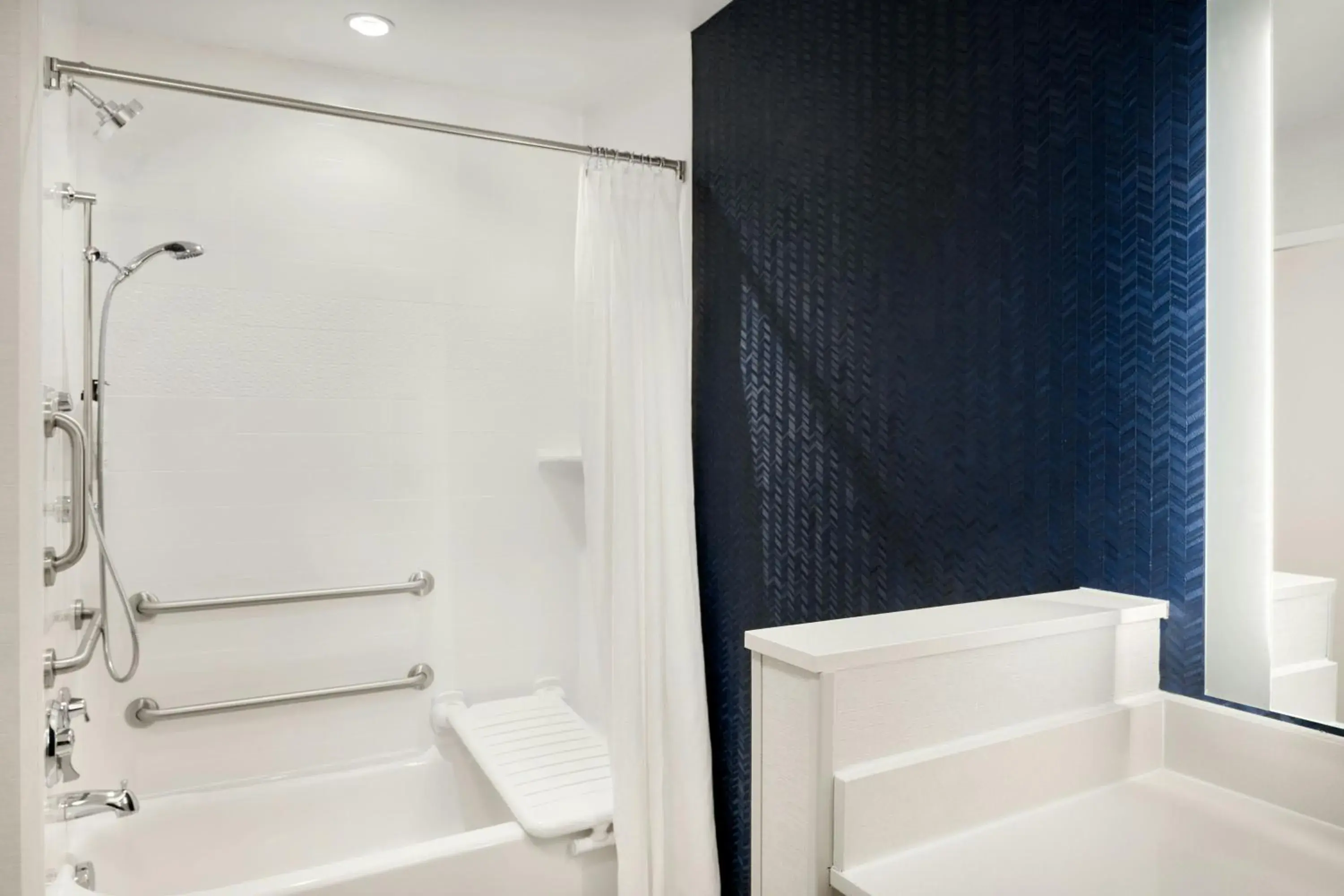 Corner King Studio Suite with Sofa Bed and Adapted Tub - Mobility Accessible in Fairfield Inn & Suites by Marriott Cincinnati Uptown/University Area Corner King Studio Suite with Sofa Bed and Adapted Tub - Mobility Accessible in Fairfield Inn & Suites by Marriott Cincinnati Uptown/University Area