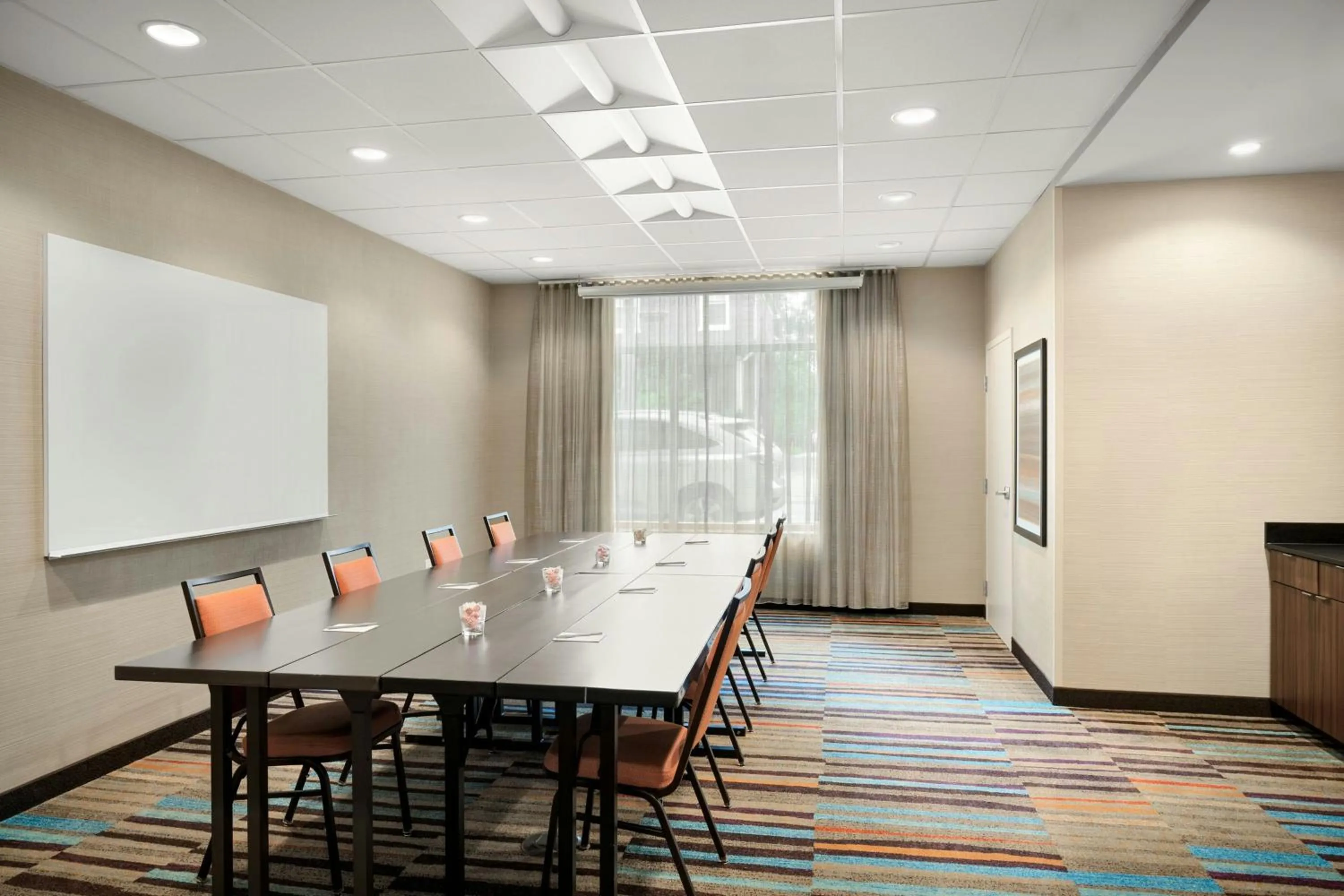 Meeting/conference room in Fairfield Inn & Suites by Marriott Cincinnati Uptown/University Area