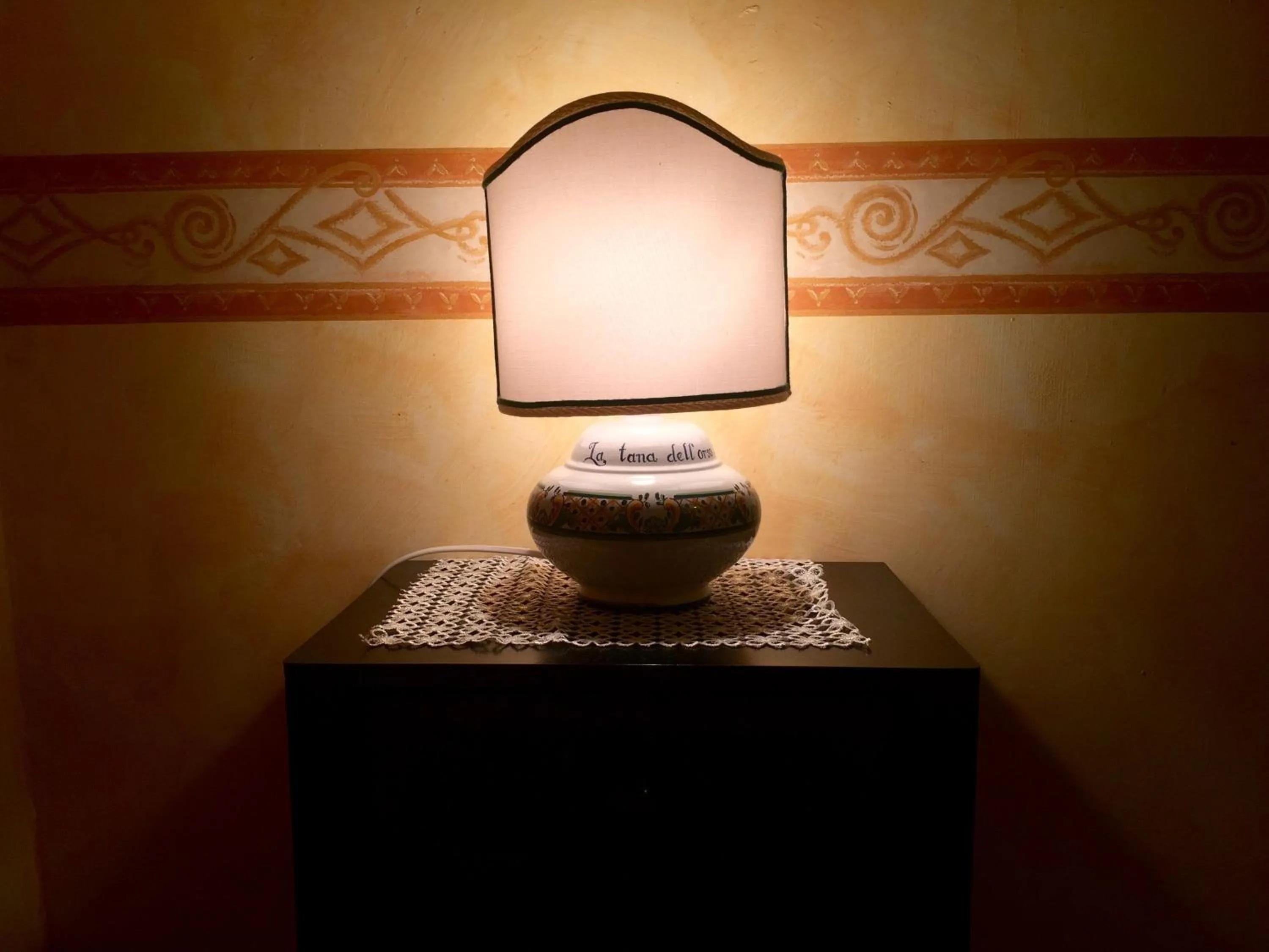 Decorative detail in B&B La Tana dell'Orso