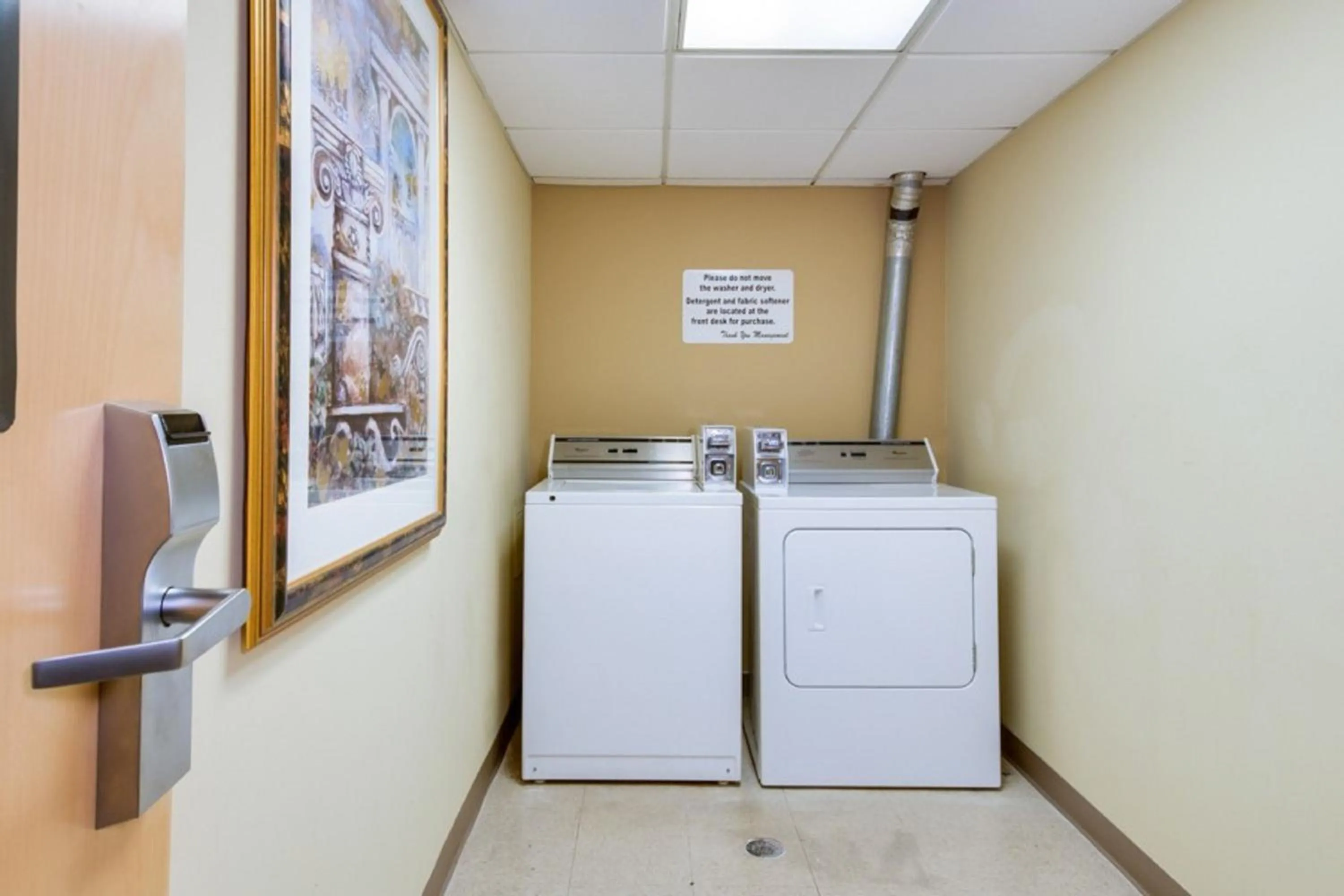 Lobby or reception in Holiday Inn Express Hotel & Suites Memphis Southwind by IHG