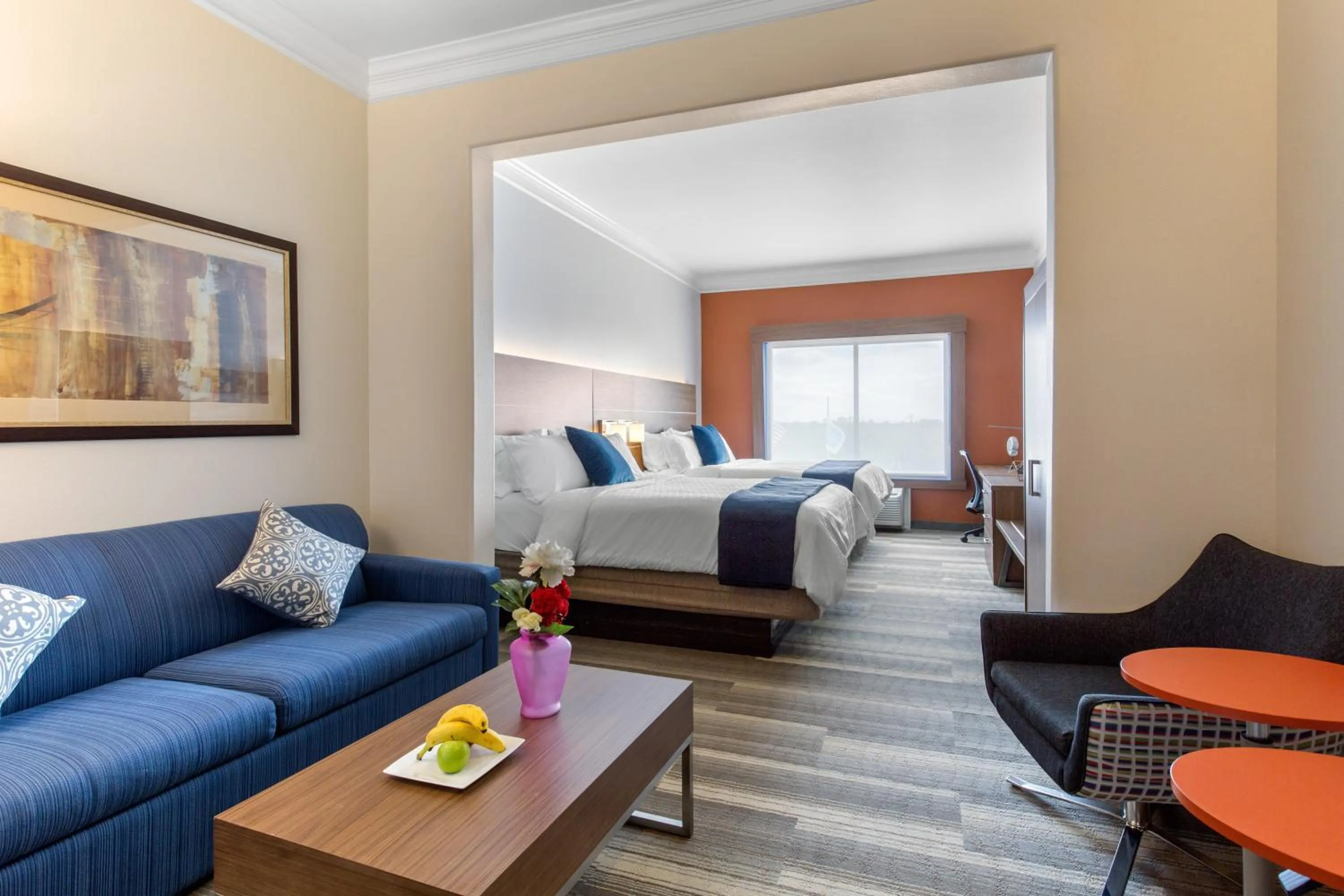 Photo of the whole room, Bed in Holiday Inn Express Houston-Alvin by IHG