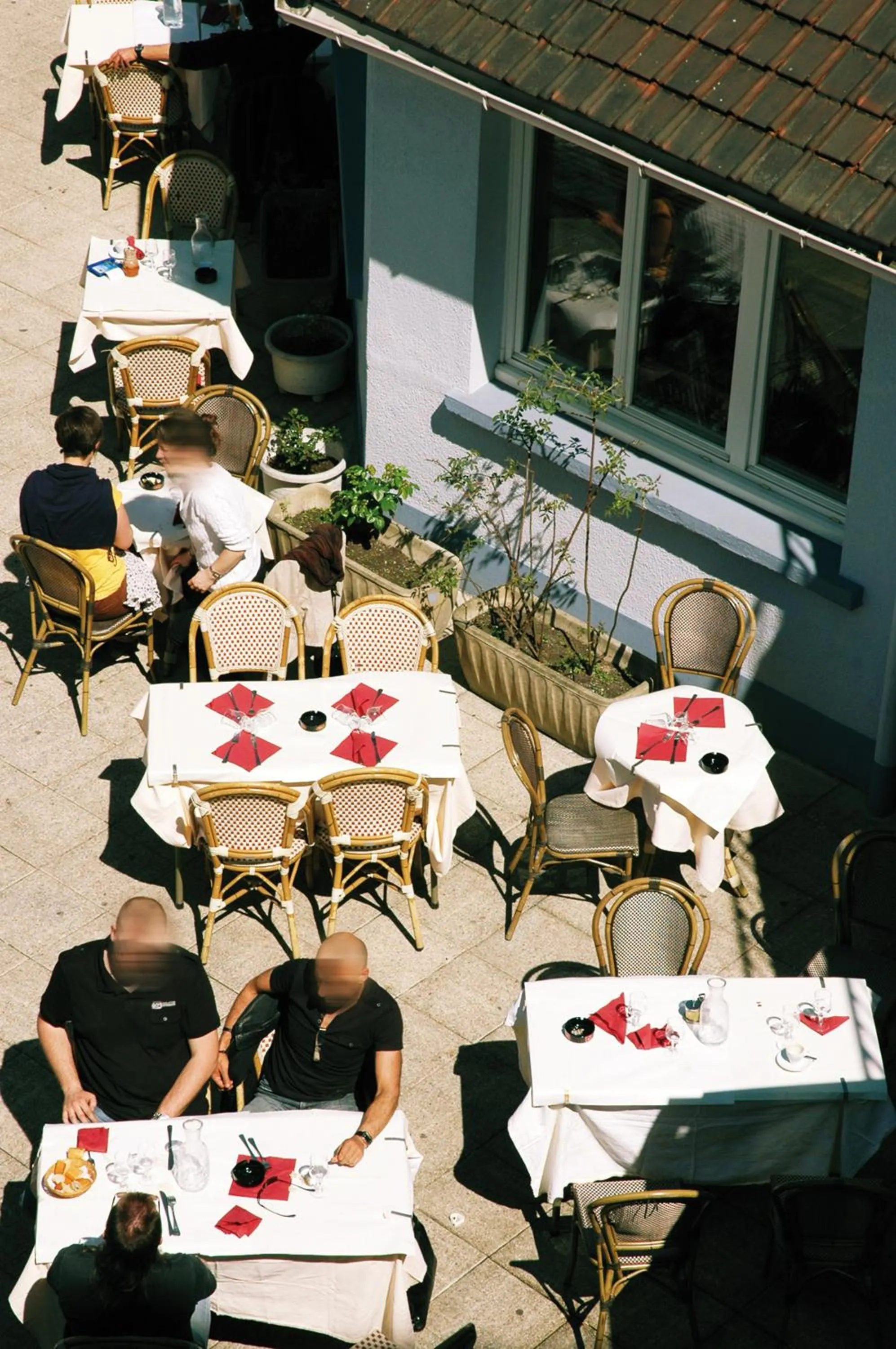 Restaurant/places to eat in Le Cheval Noir Hôtel Paris Pantin