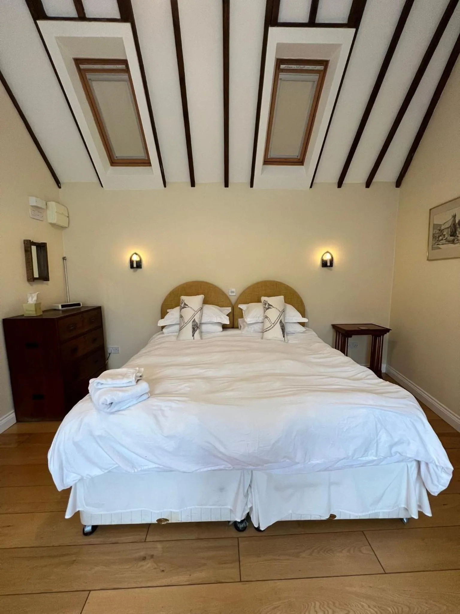 Bedroom, Bed in Church Hill Farm