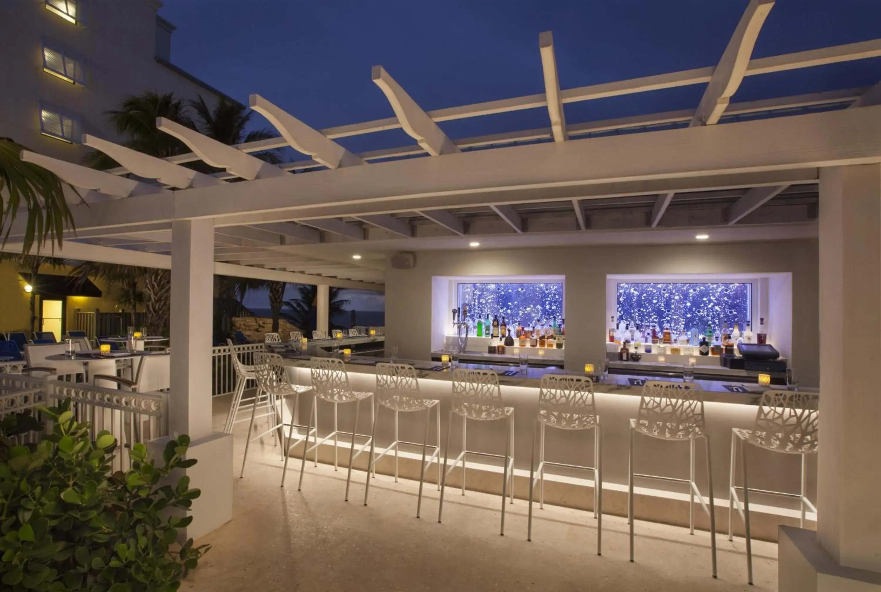 Lounge or bar, Lounge/Bar in Delray Sands Resort