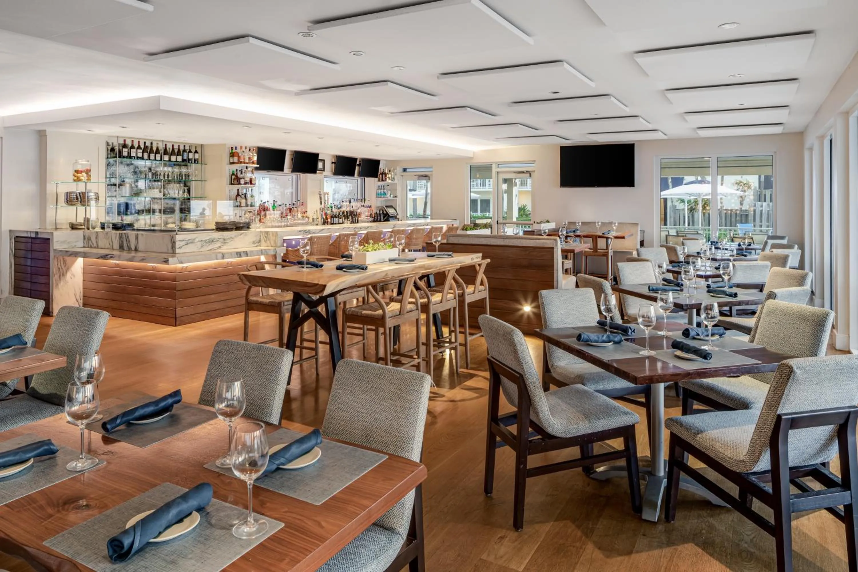 Restaurant/places to eat in Delray Sands Resort