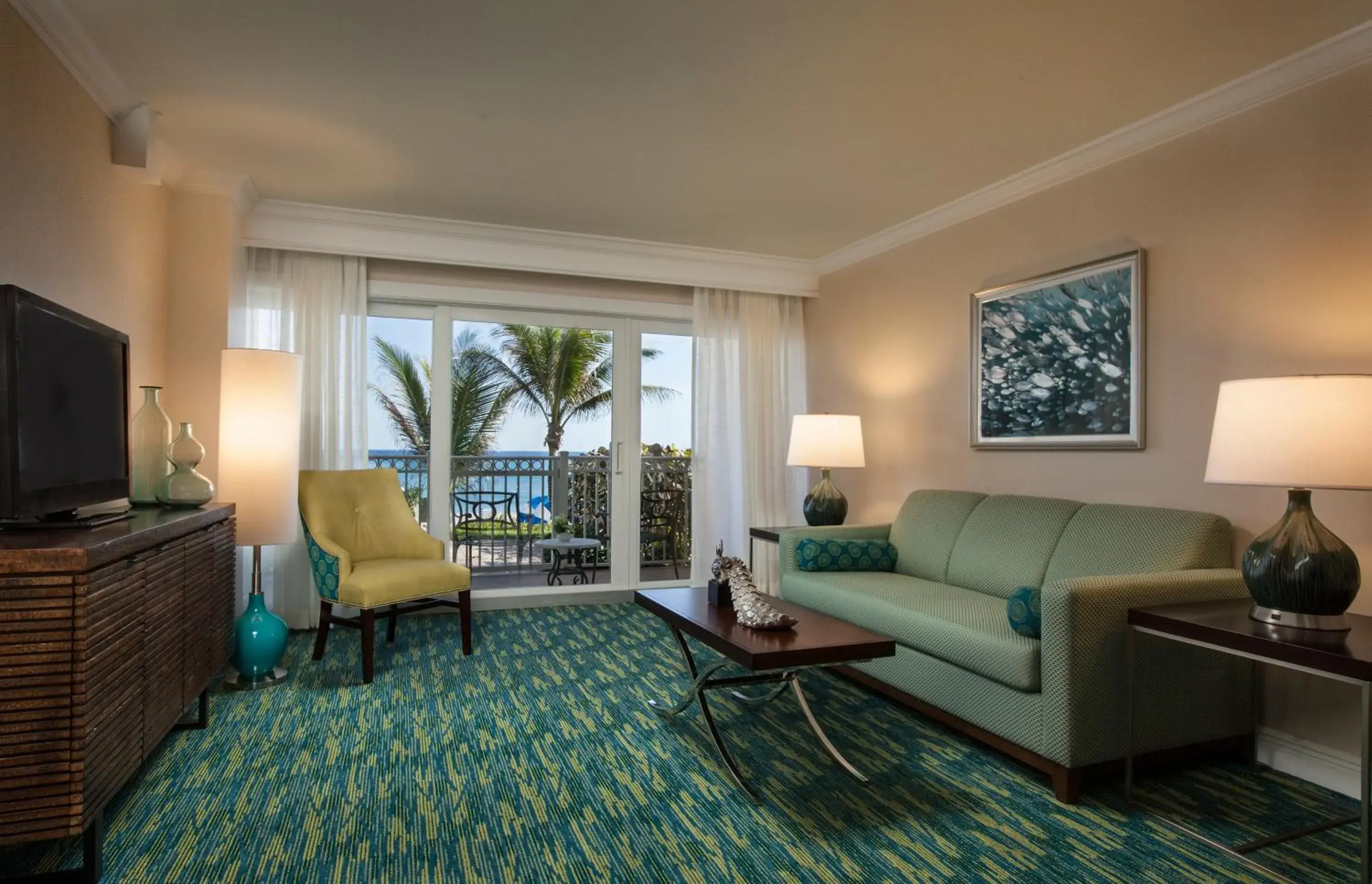 Living room, Seating Area in Delray Sands Resort