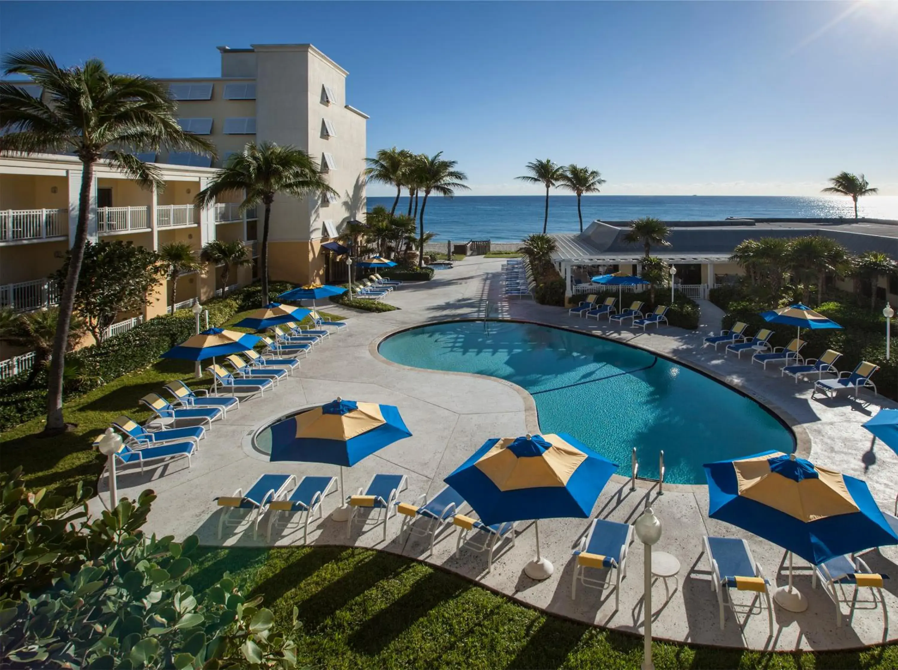 Swimming pool, Pool View in Delray Sands Resort