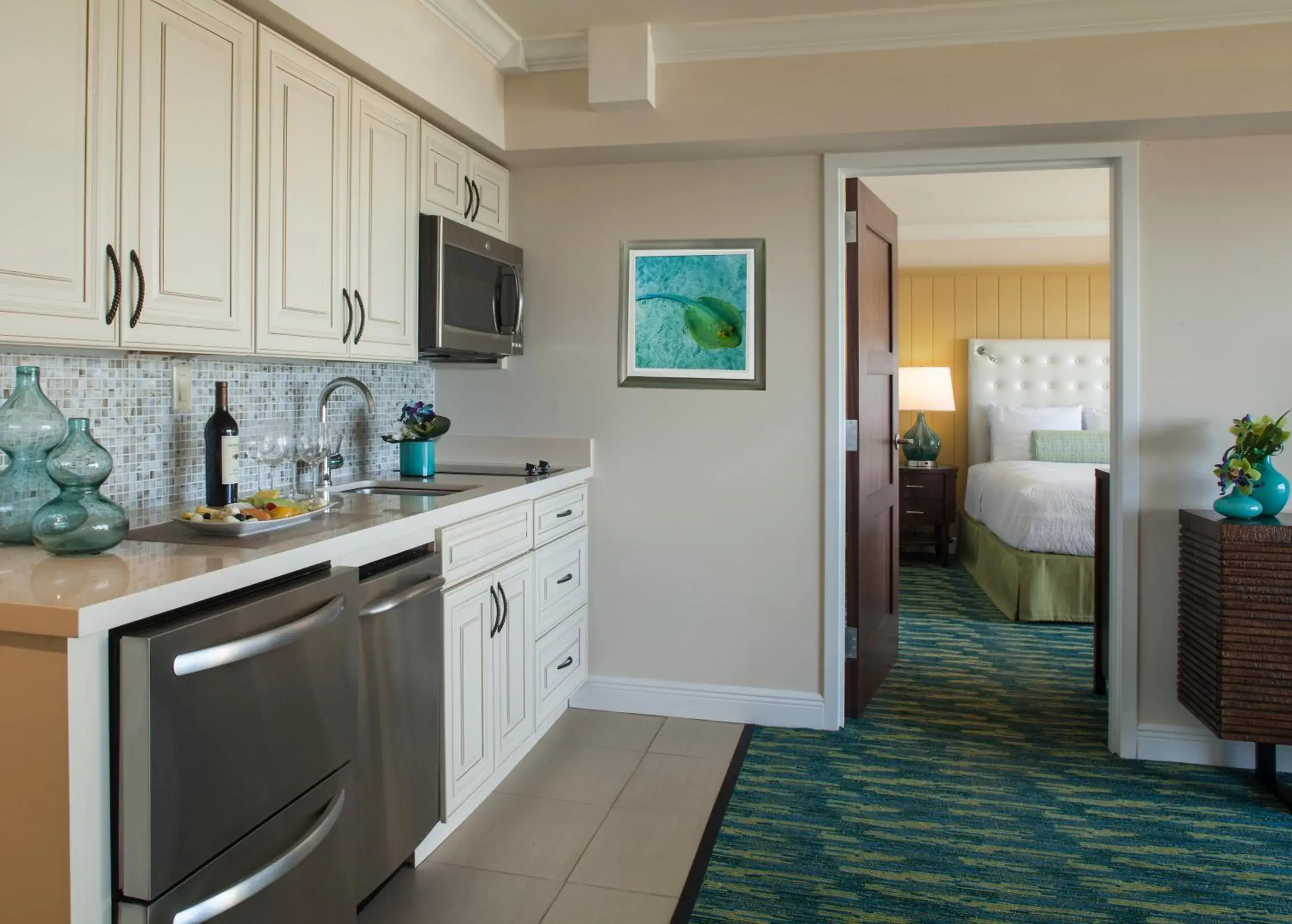 Kitchen or kitchenette, Bed in Delray Sands Resort