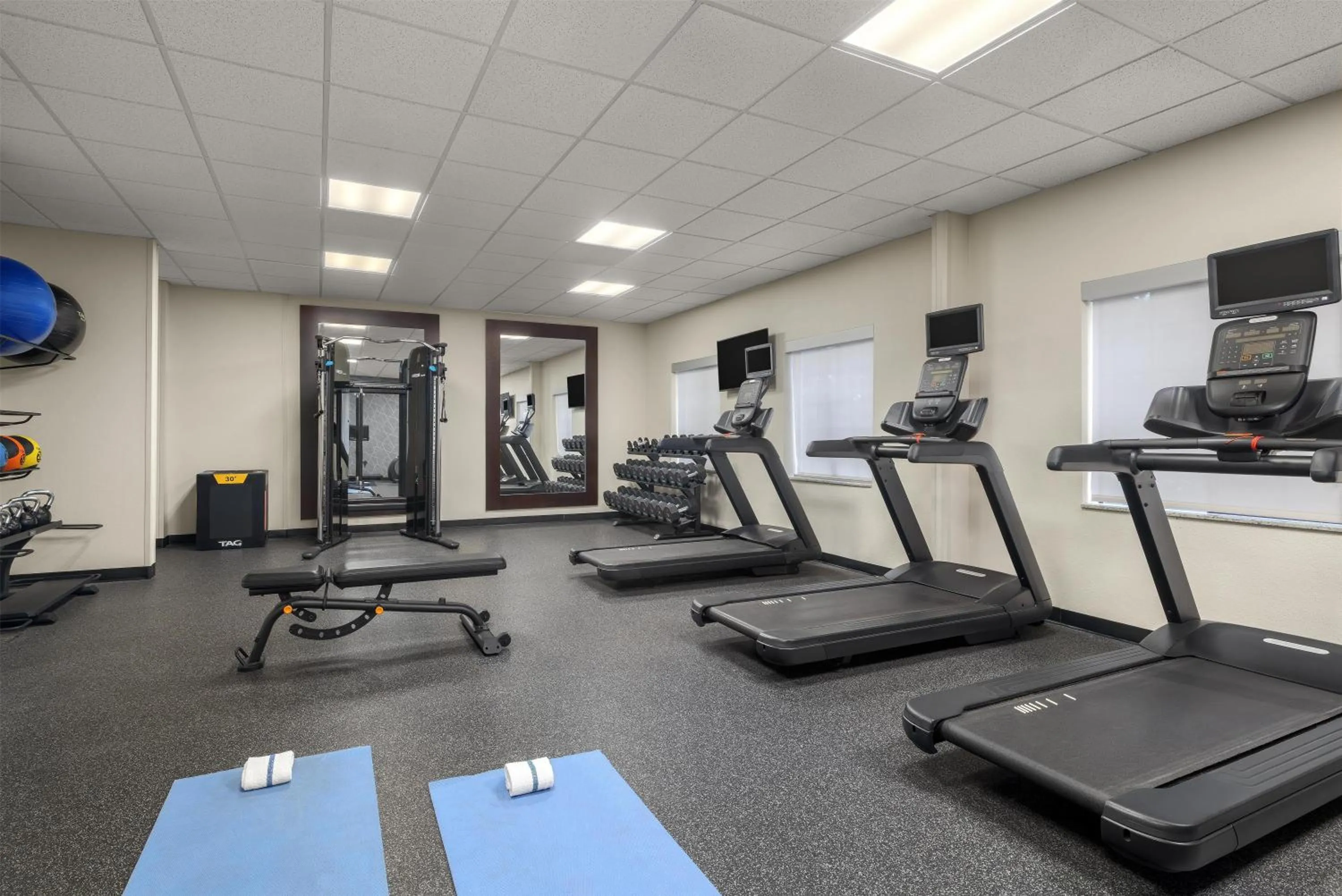Fitness centre/facilities in Homewood Suites Jacksonville Deerwood Park