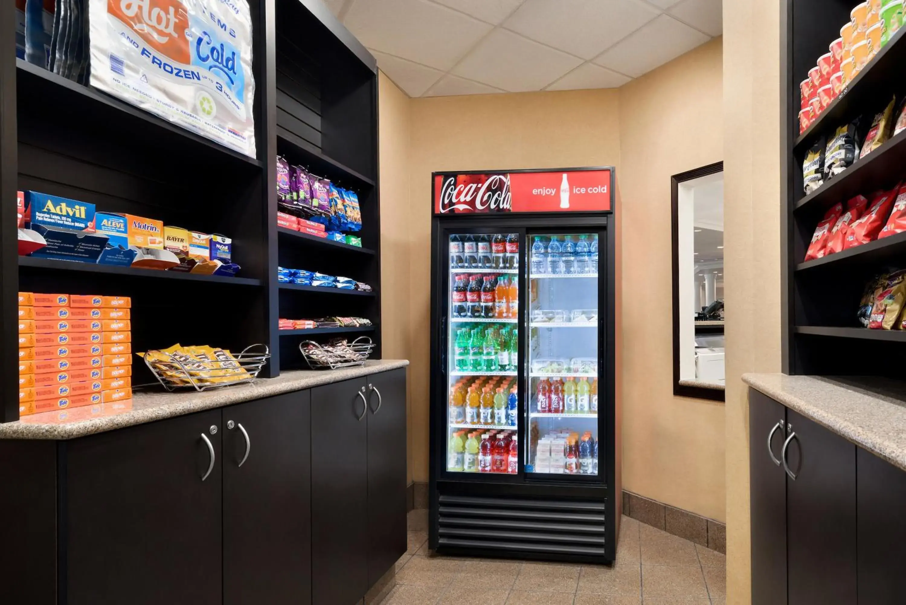 Lobby or reception in Crowne Plaza Englewood by IHG Lobby or reception in Crowne Plaza Englewood by IHG