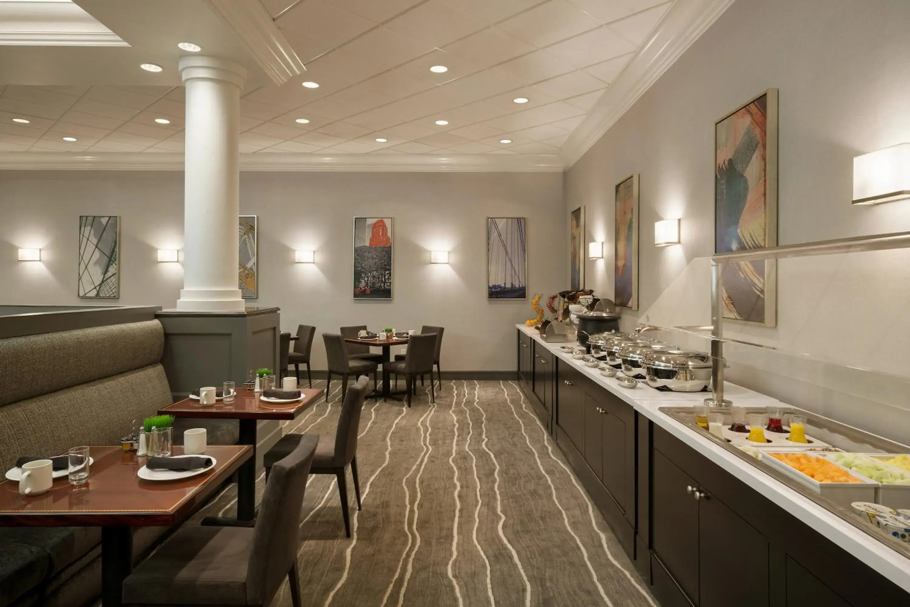 Restaurant/places to eat in Crowne Plaza Englewood by IHG Restaurant/places to eat in Crowne Plaza Englewood by IHG