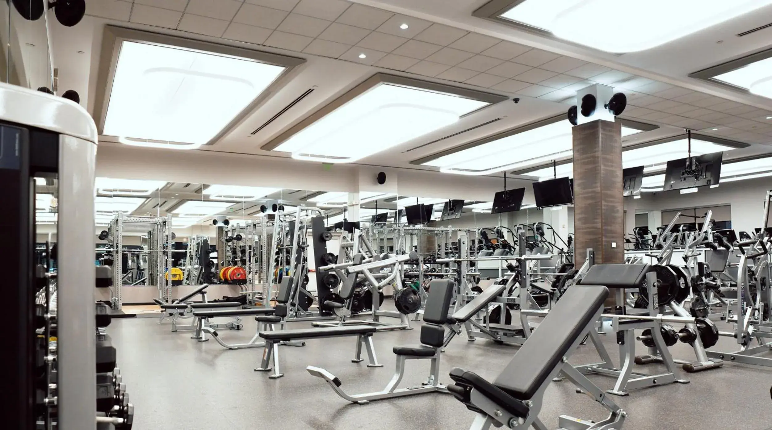 Fitness centre/facilities in Crowne Plaza Englewood by IHG Fitness centre/facilities in Crowne Plaza Englewood by IHG