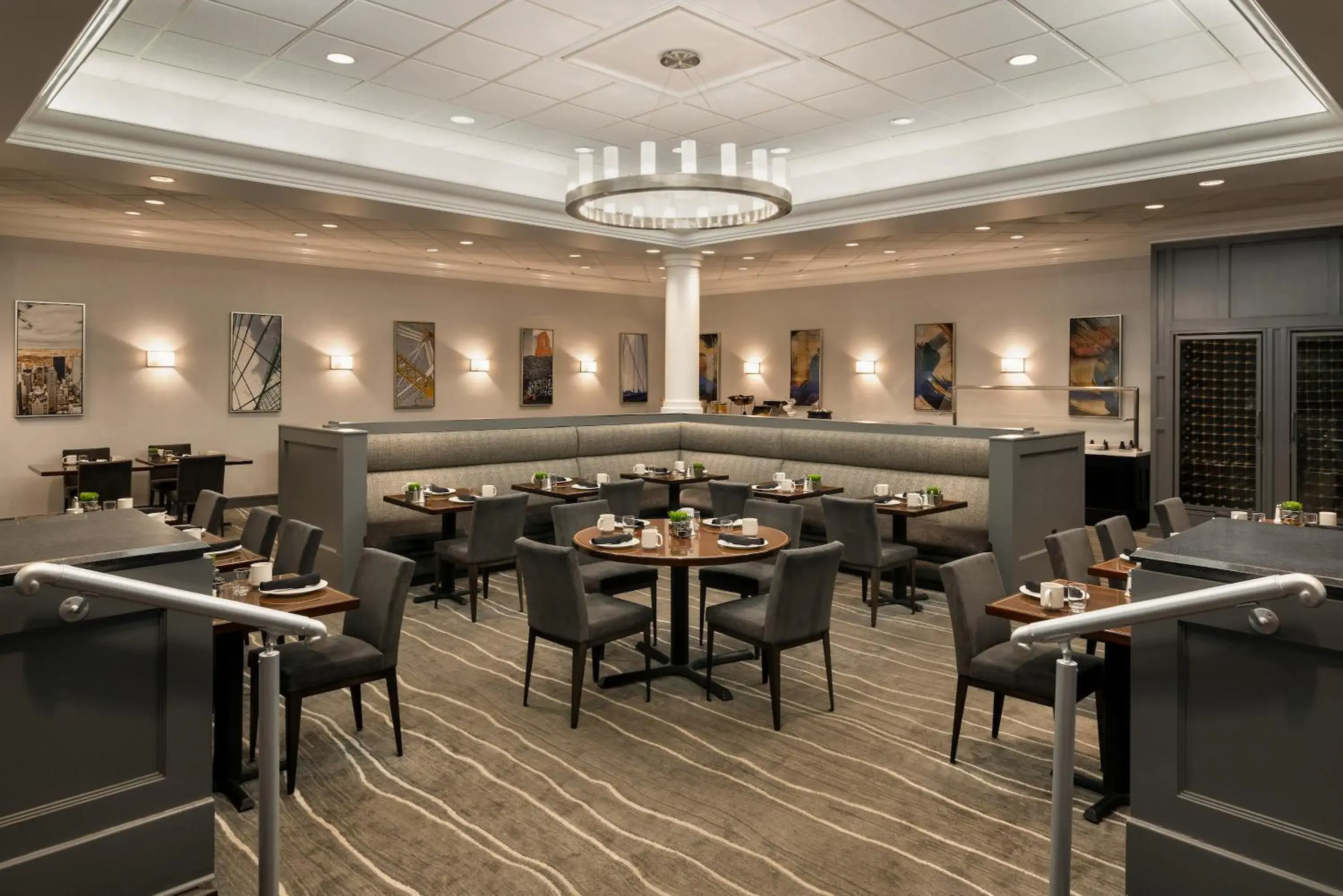 Restaurant/places to eat in Crowne Plaza Englewood by IHG Restaurant/places to eat in Crowne Plaza Englewood by IHG