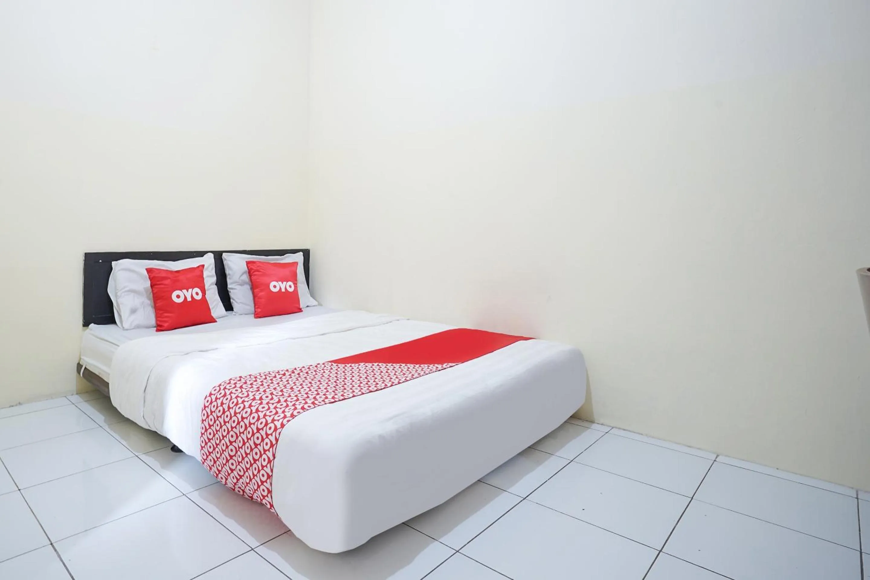 Bedroom, Bed in Hotel O Maleo Kostel