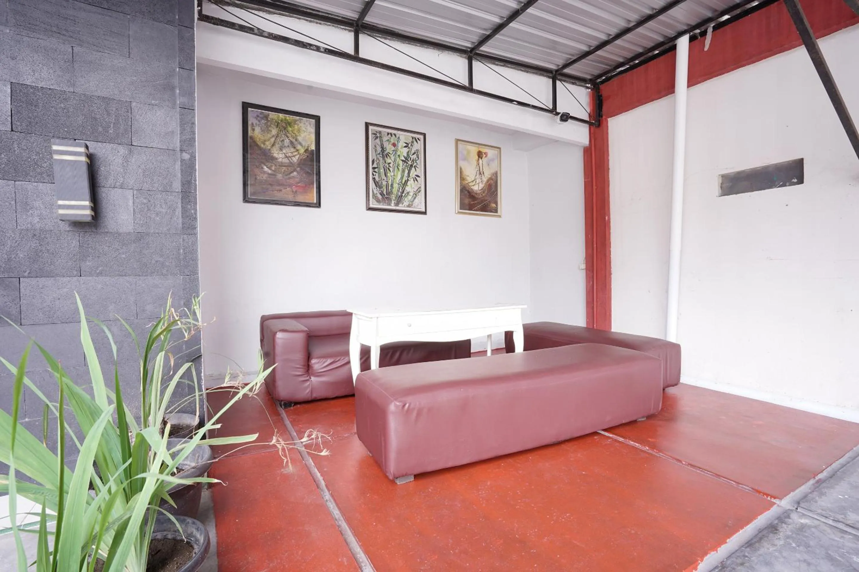 Seating area in Hotel O Maleo Kostel