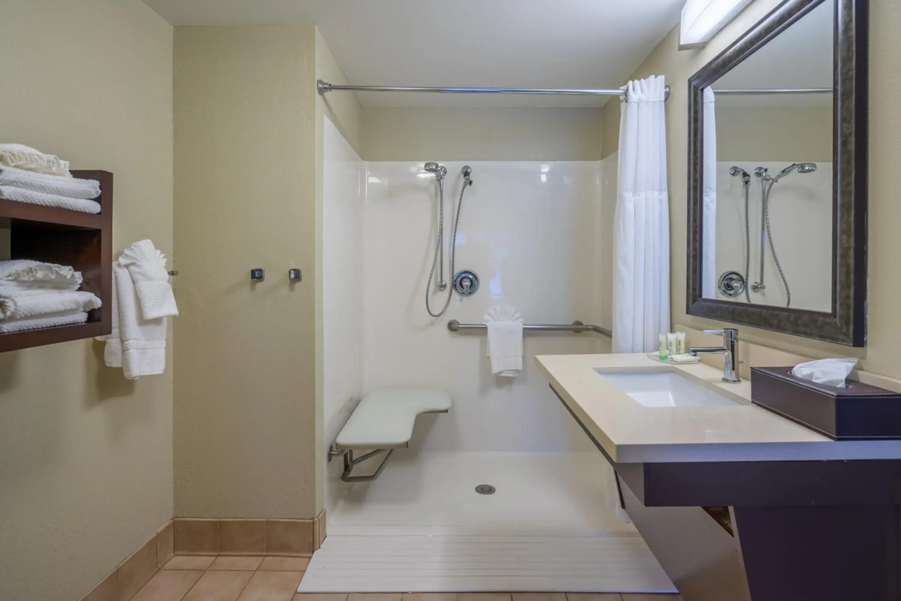 Photo of the whole room in Staybridge Suites Wilmington - Brandywine Valley by IHG Photo of the whole room in Staybridge Suites Wilmington - Brandywine Valley by IHG