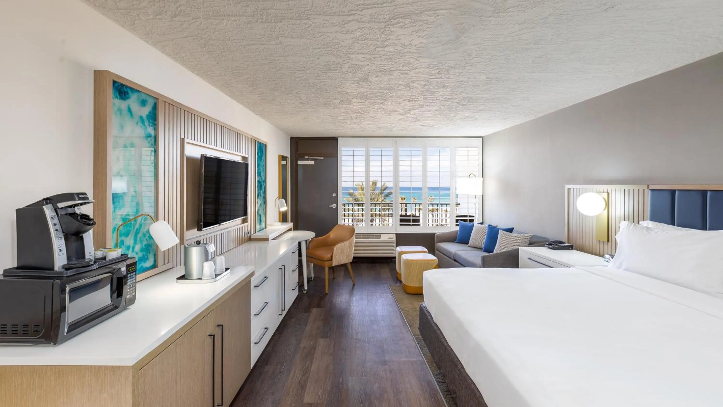 Photo of the whole room, Bed in Holiday Inn Resort Panama City Beach by IHG