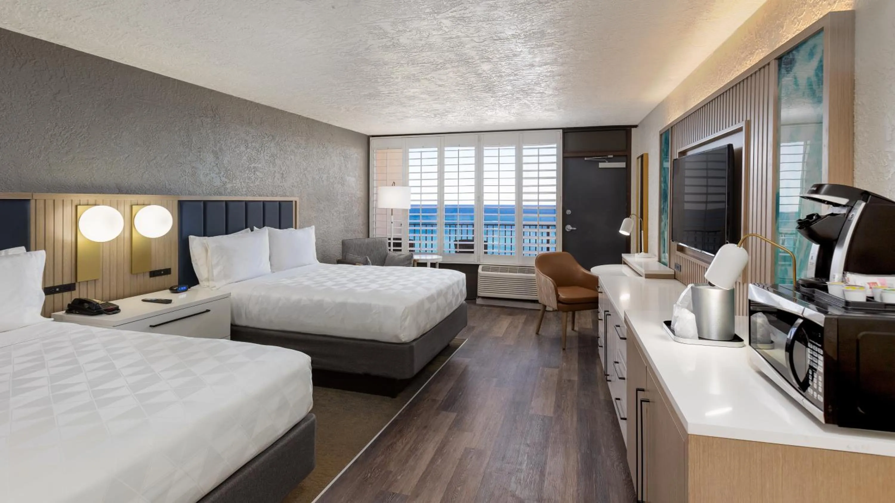Photo of the whole room, Bed in Holiday Inn Resort Panama City Beach by IHG