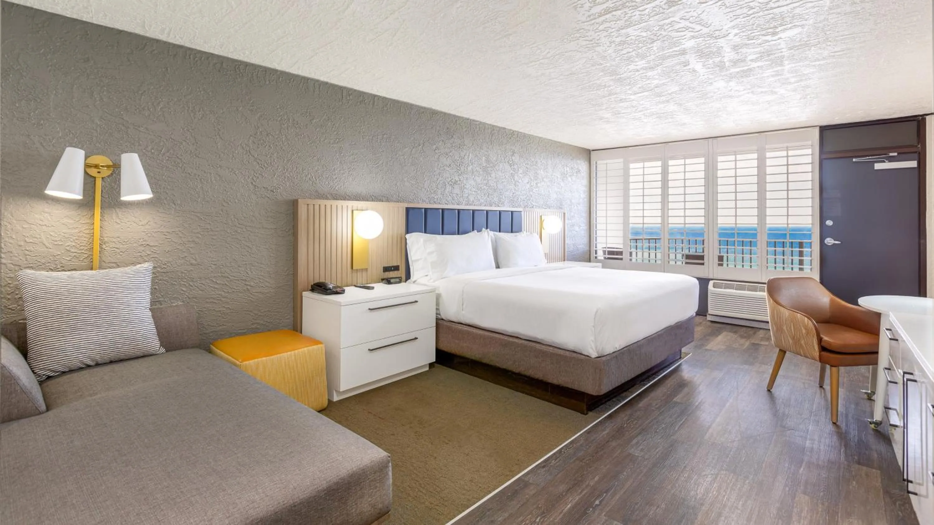 Photo of the whole room, Bed in Holiday Inn Resort Panama City Beach by IHG