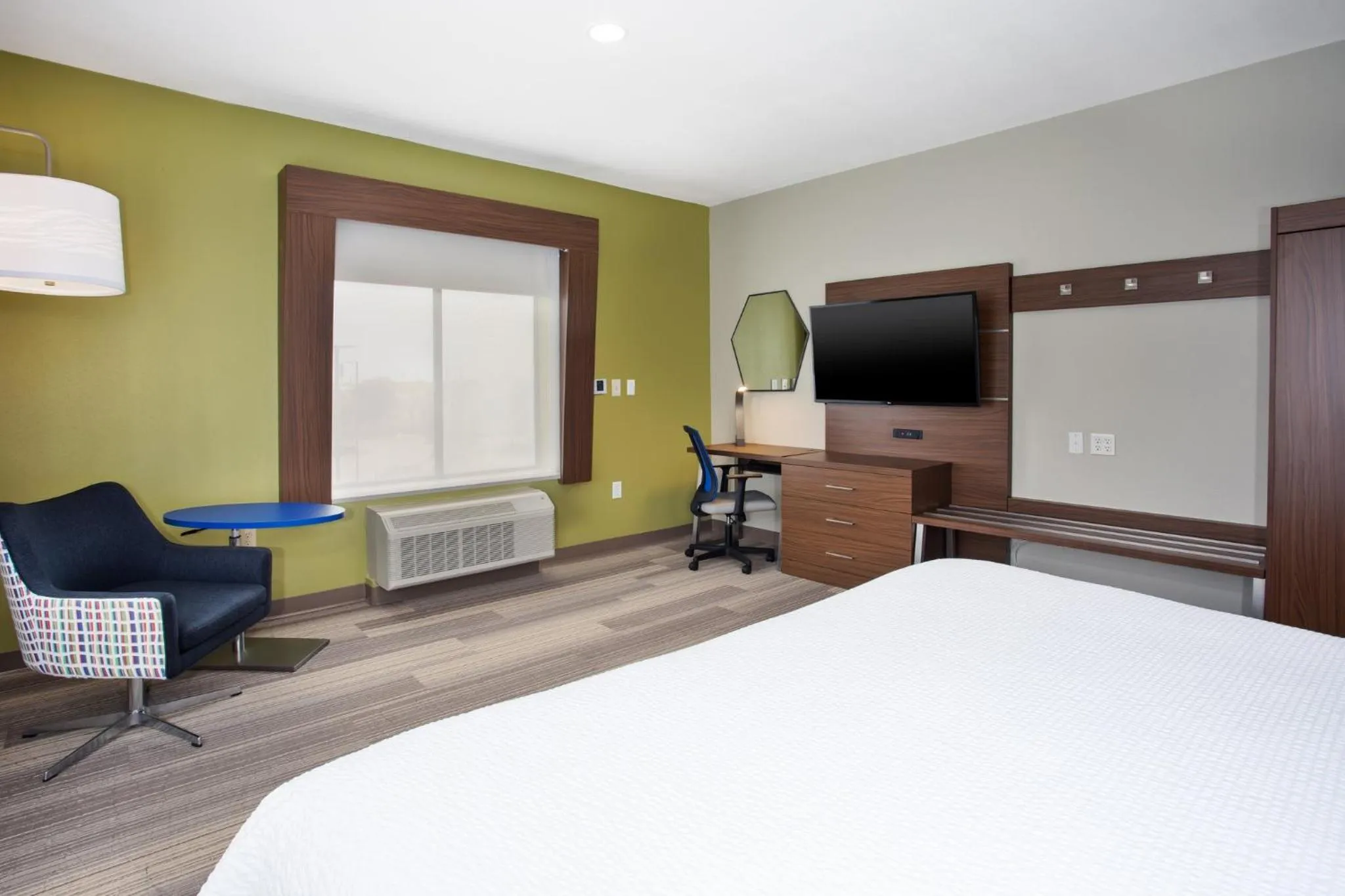 Photo of the whole room, Bed in Holiday Inn Express Hotel and Suites Katy by IHG