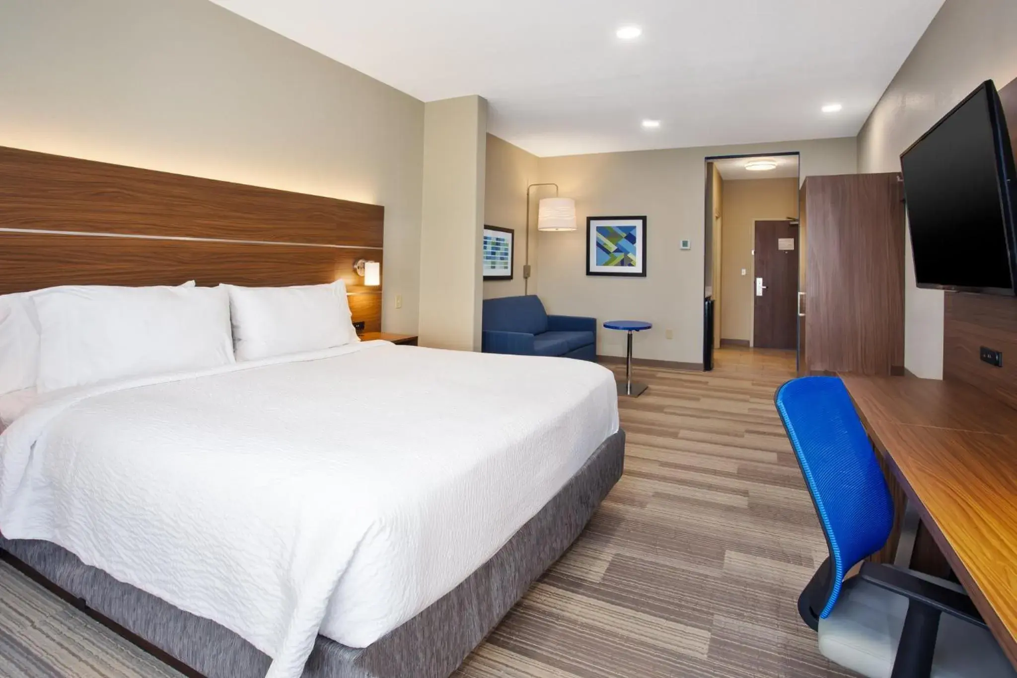Photo of the whole room, Bed in Holiday Inn Express Hotel and Suites Katy by IHG Photo of the whole room, Bed in Holiday Inn Express Hotel and Suites Katy by IHG