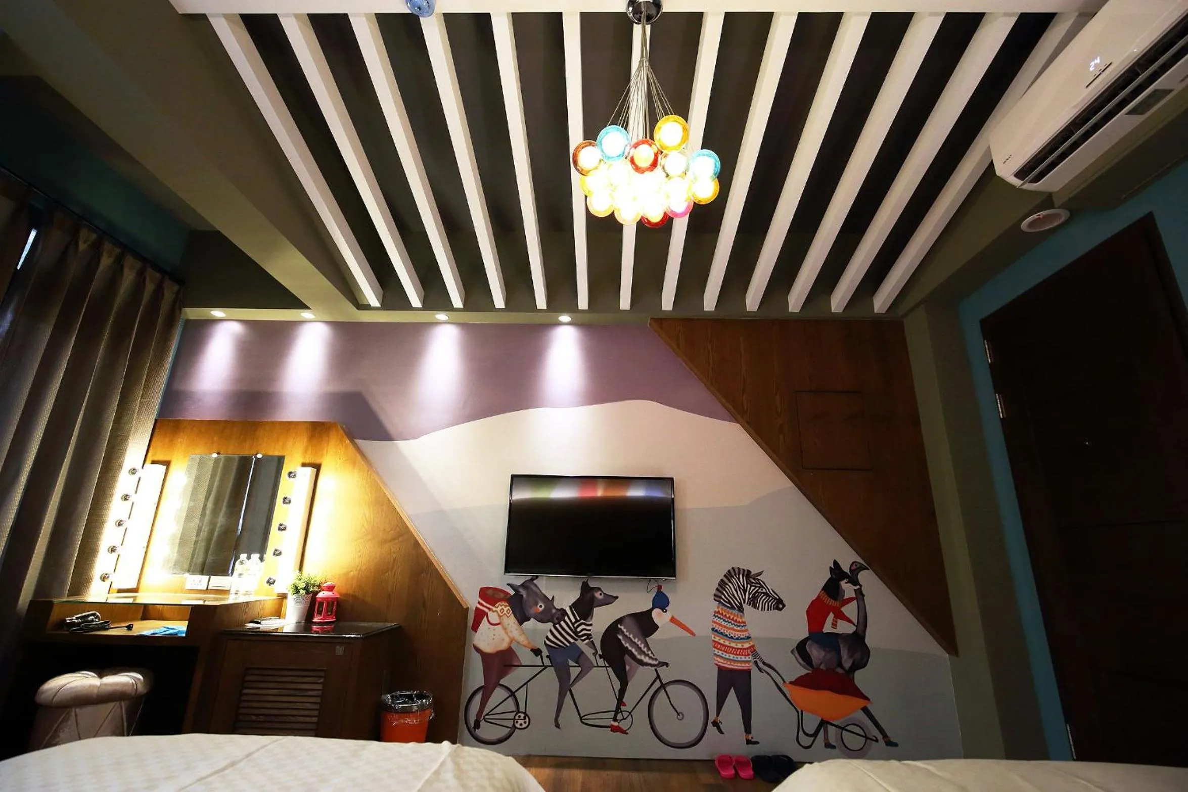 Decorative detail in Buckingham Palace B&B