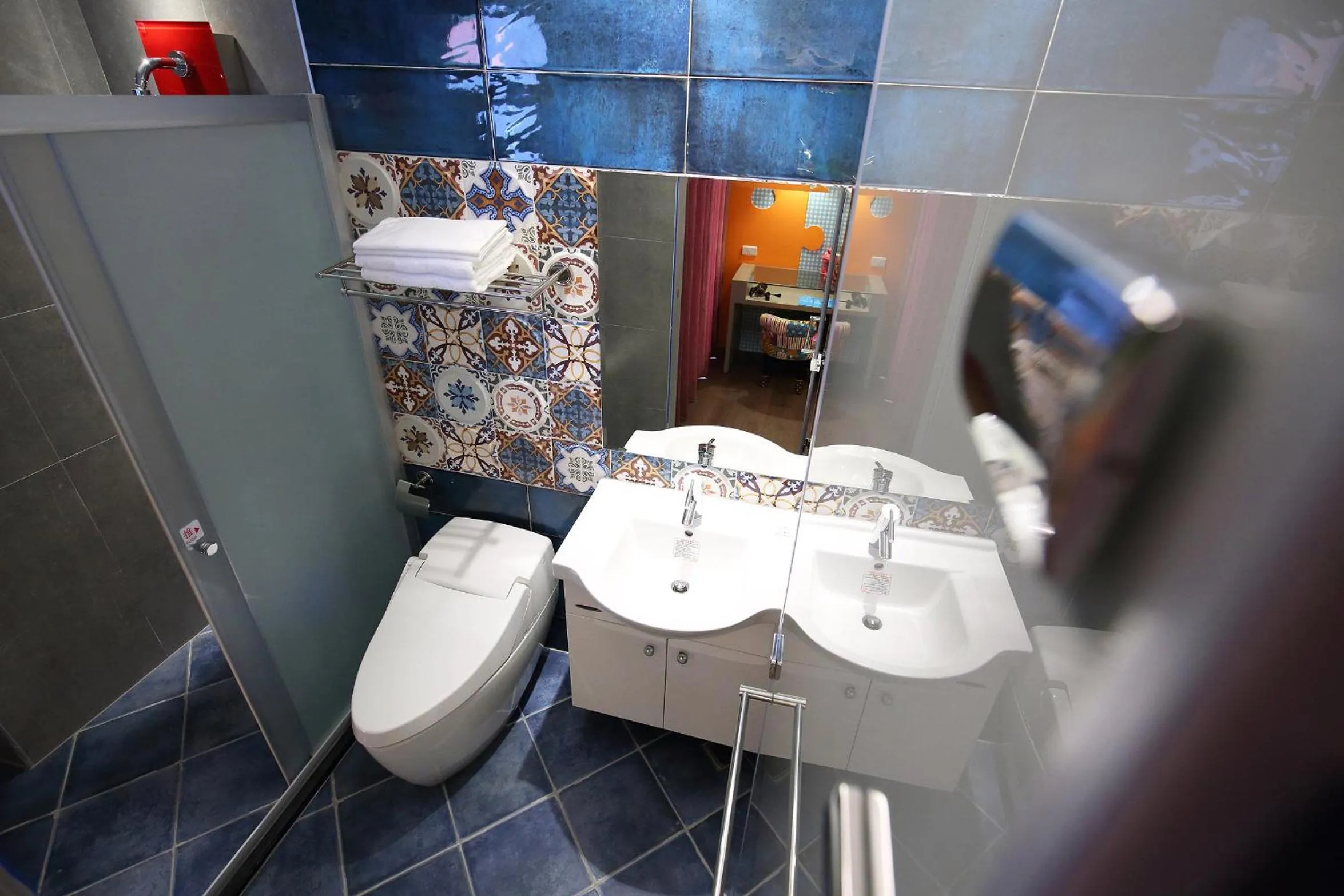 Bathroom in Buckingham Palace B&B