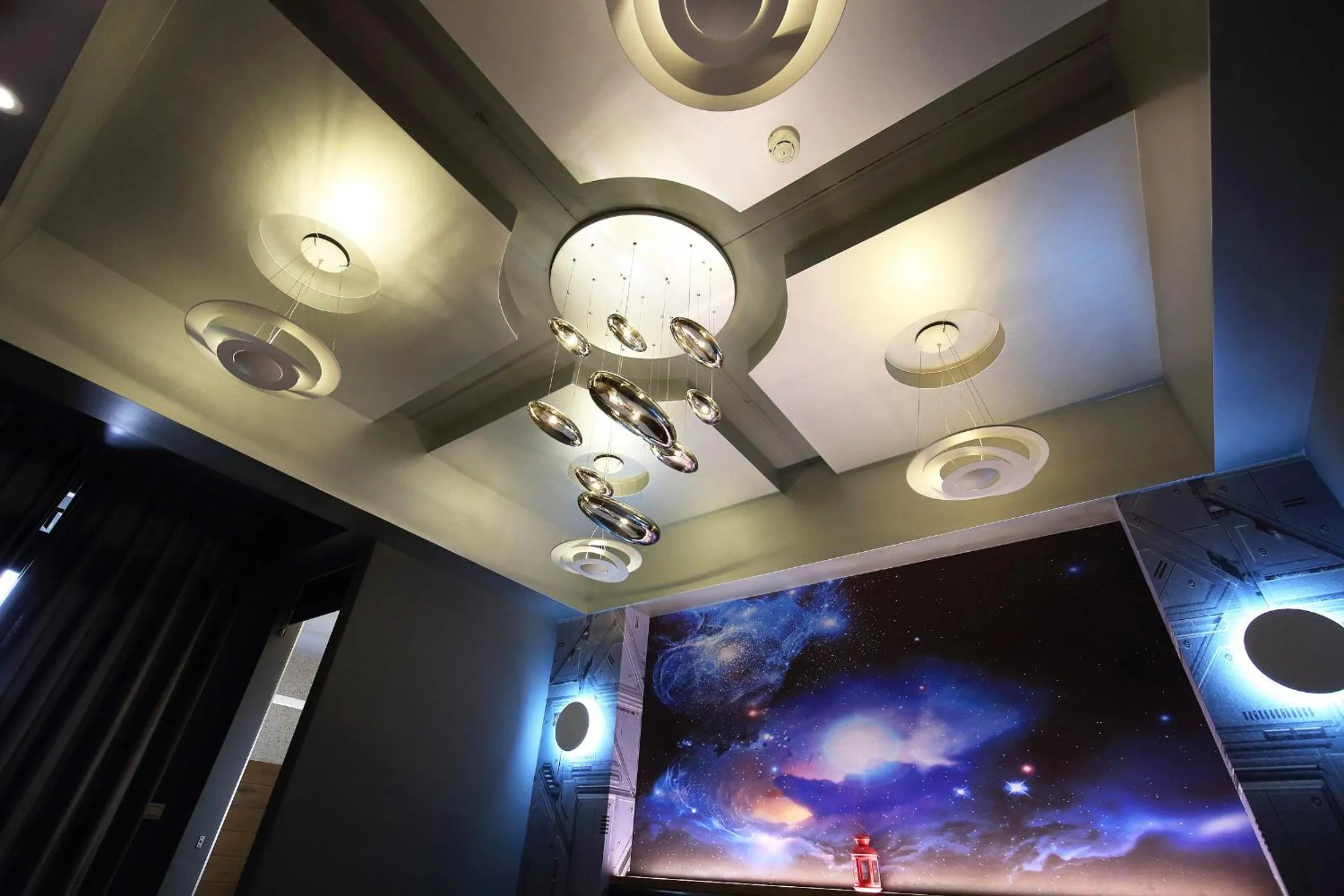 Decorative detail in Buckingham Palace B&B