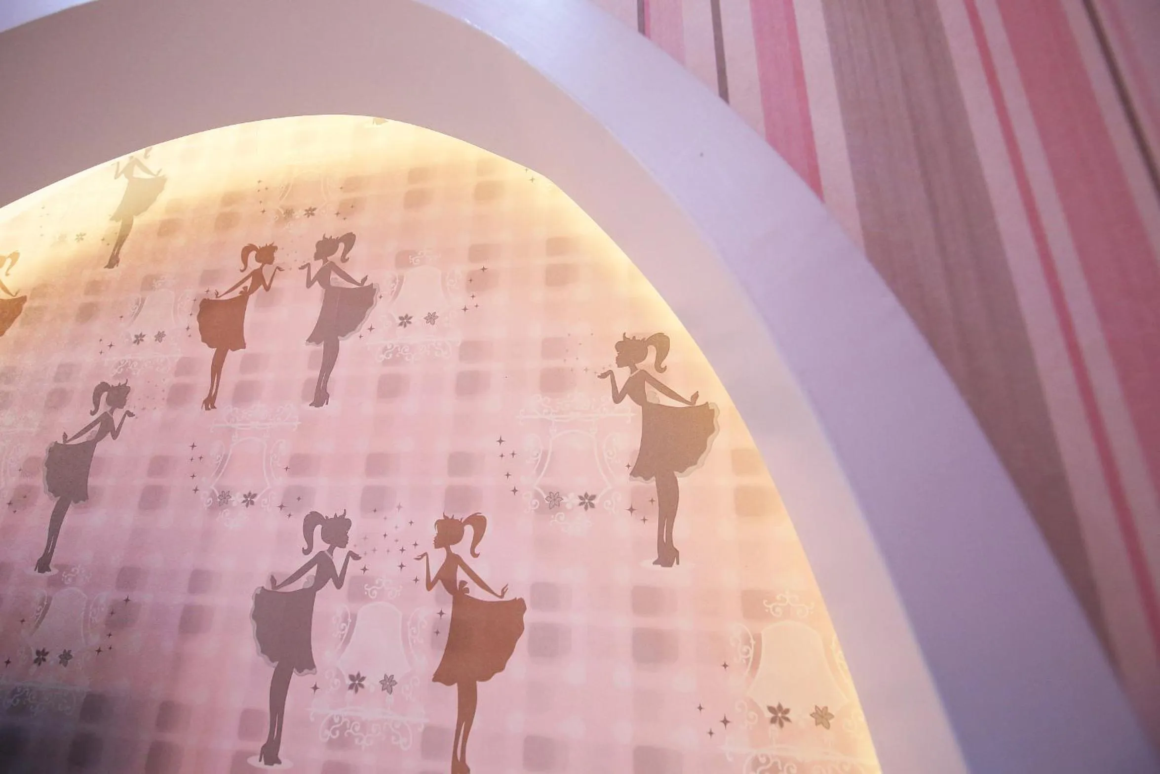 Decorative detail in Buckingham Palace B&B