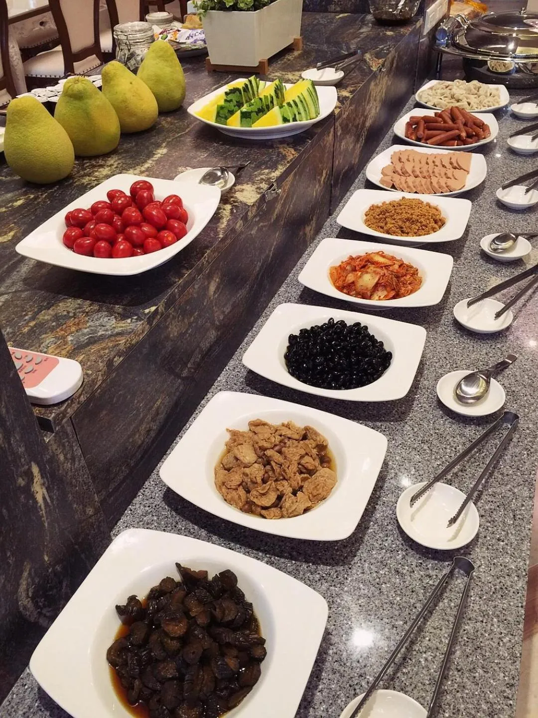 Buffet breakfast in Buckingham Palace B&B