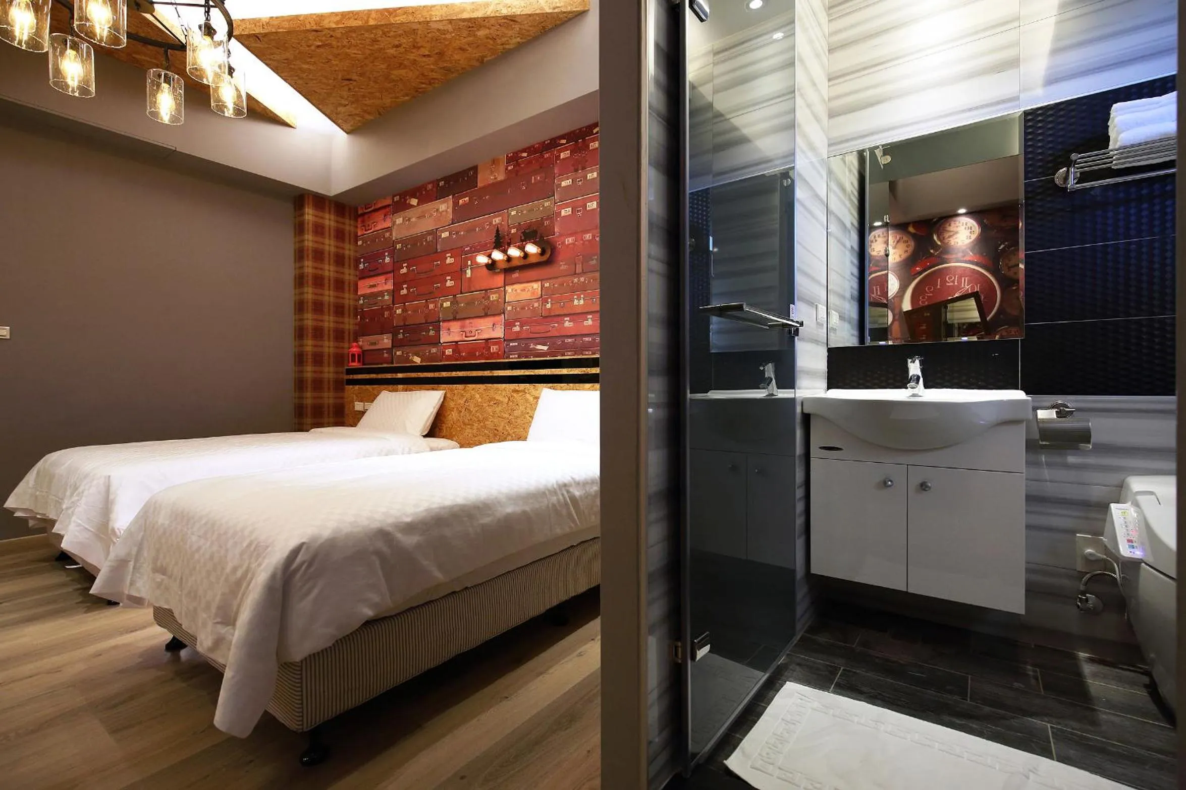 bunk bed, Bed in Buckingham Palace B&B