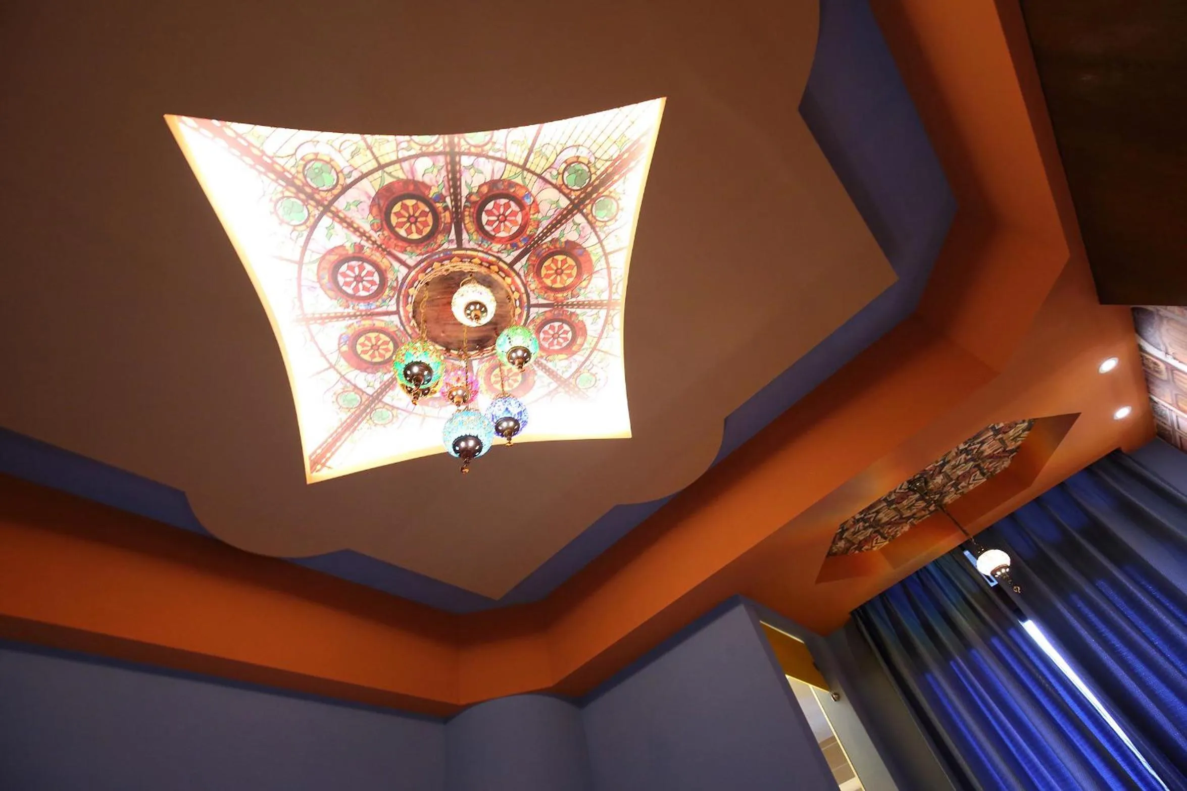 Decorative detail in Buckingham Palace B&B