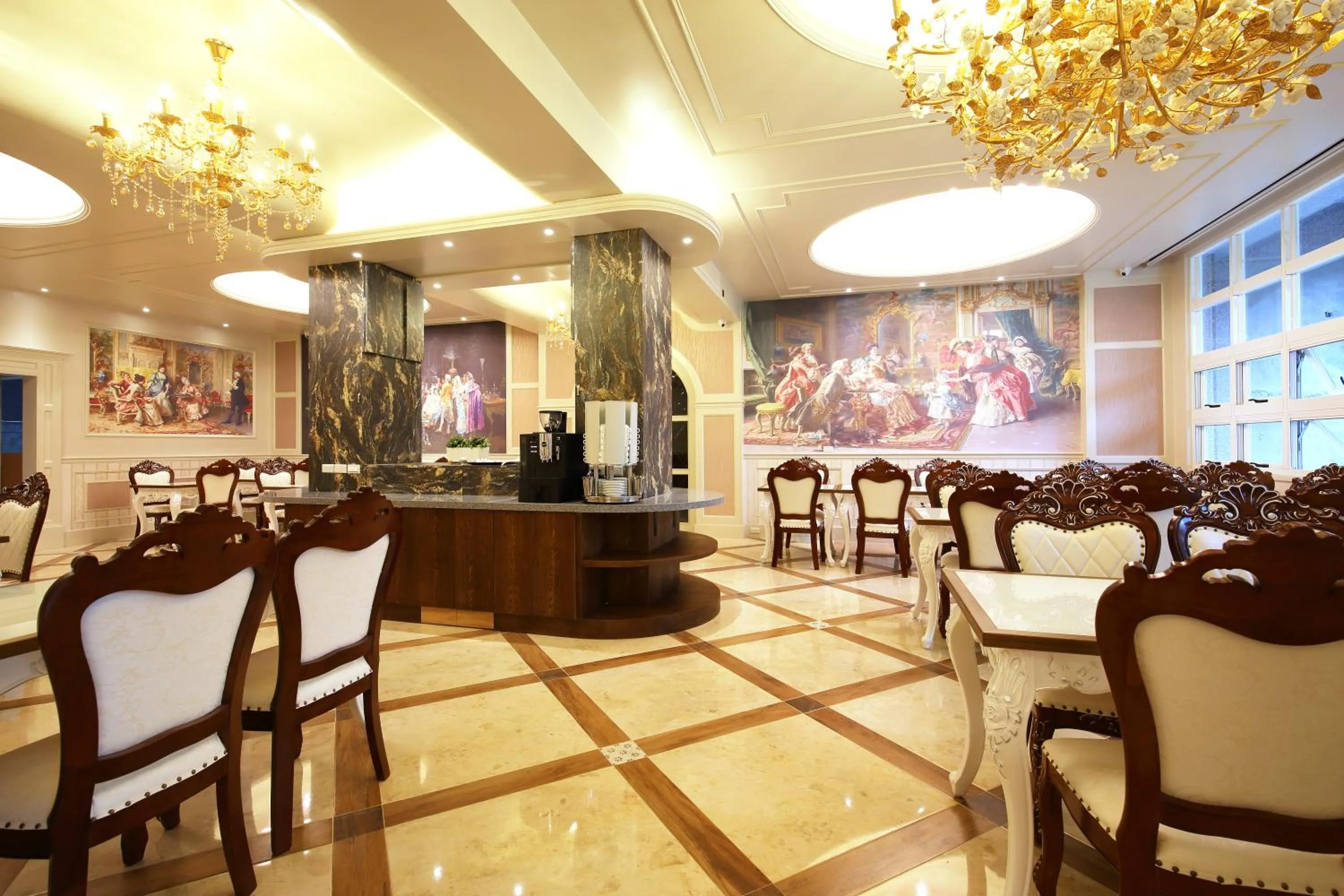 Restaurant/places to eat in Buckingham Palace B&B