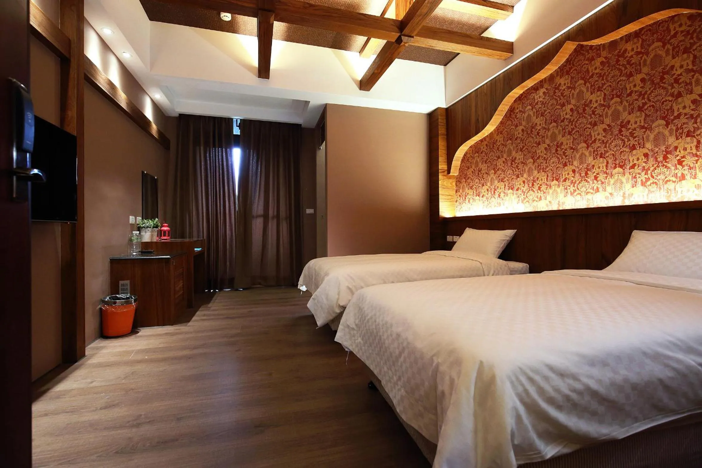 bunk bed, Bed in Buckingham Palace B&B