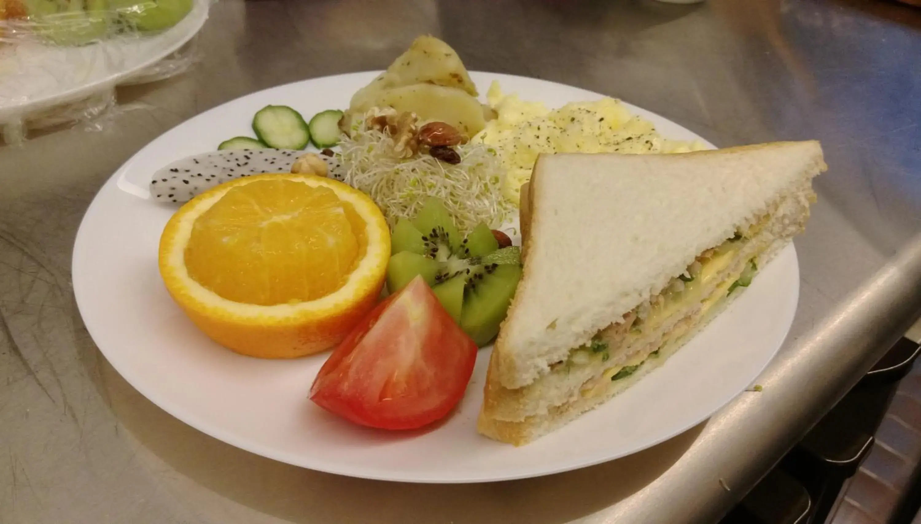 Buffet breakfast in Buckingham Palace B&B Buffet breakfast in Buckingham Palace B&B