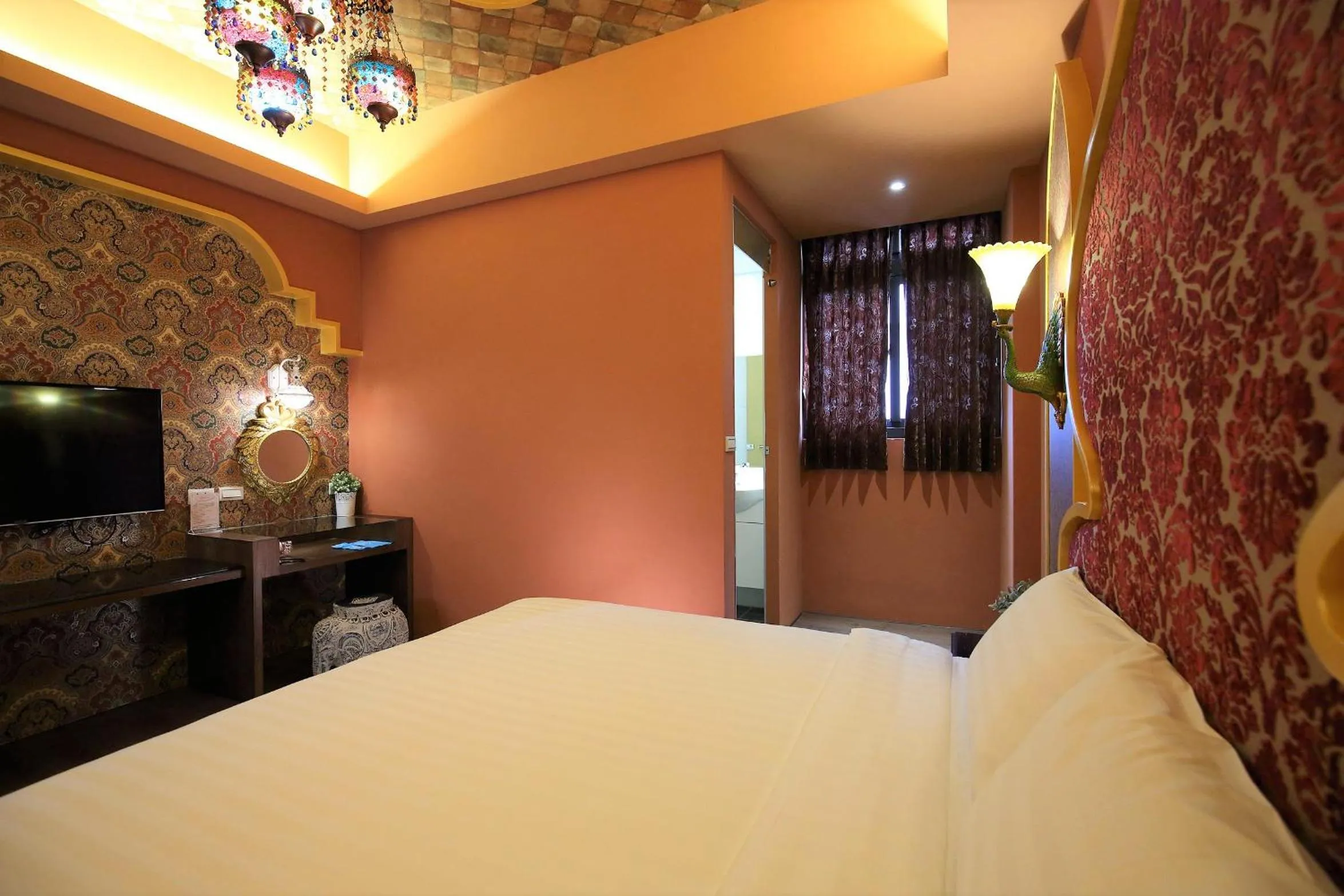 bunk bed, Bed in Buckingham Palace B&B