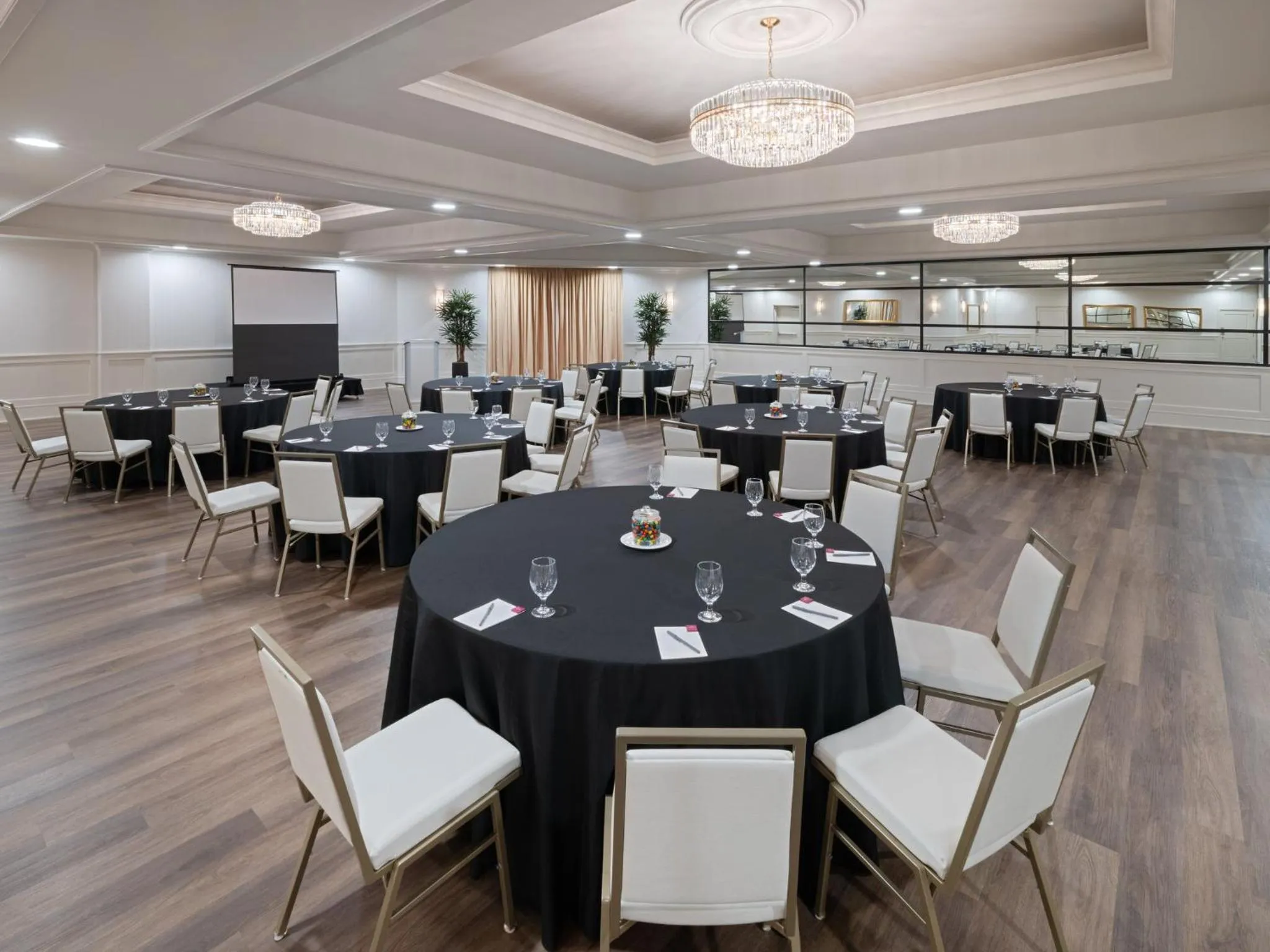 Banquet/Function facilities in Crowne Plaza Suffern-Mahwah by IHG