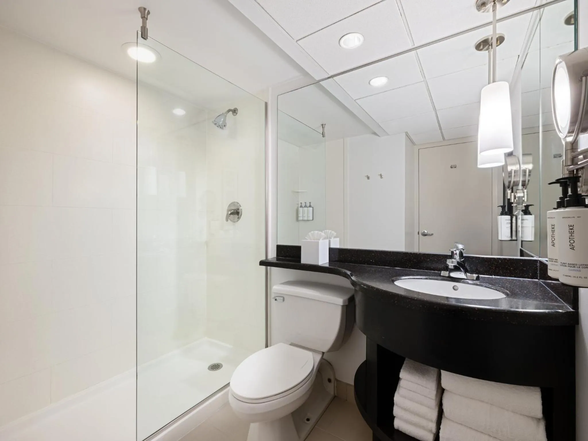 Bathroom in Crowne Plaza Suffern-Mahwah by IHG