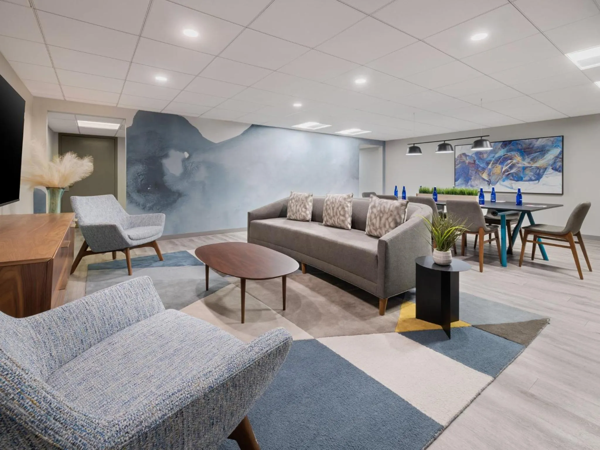 Meeting/conference room in Crowne Plaza Suffern-Mahwah by IHG