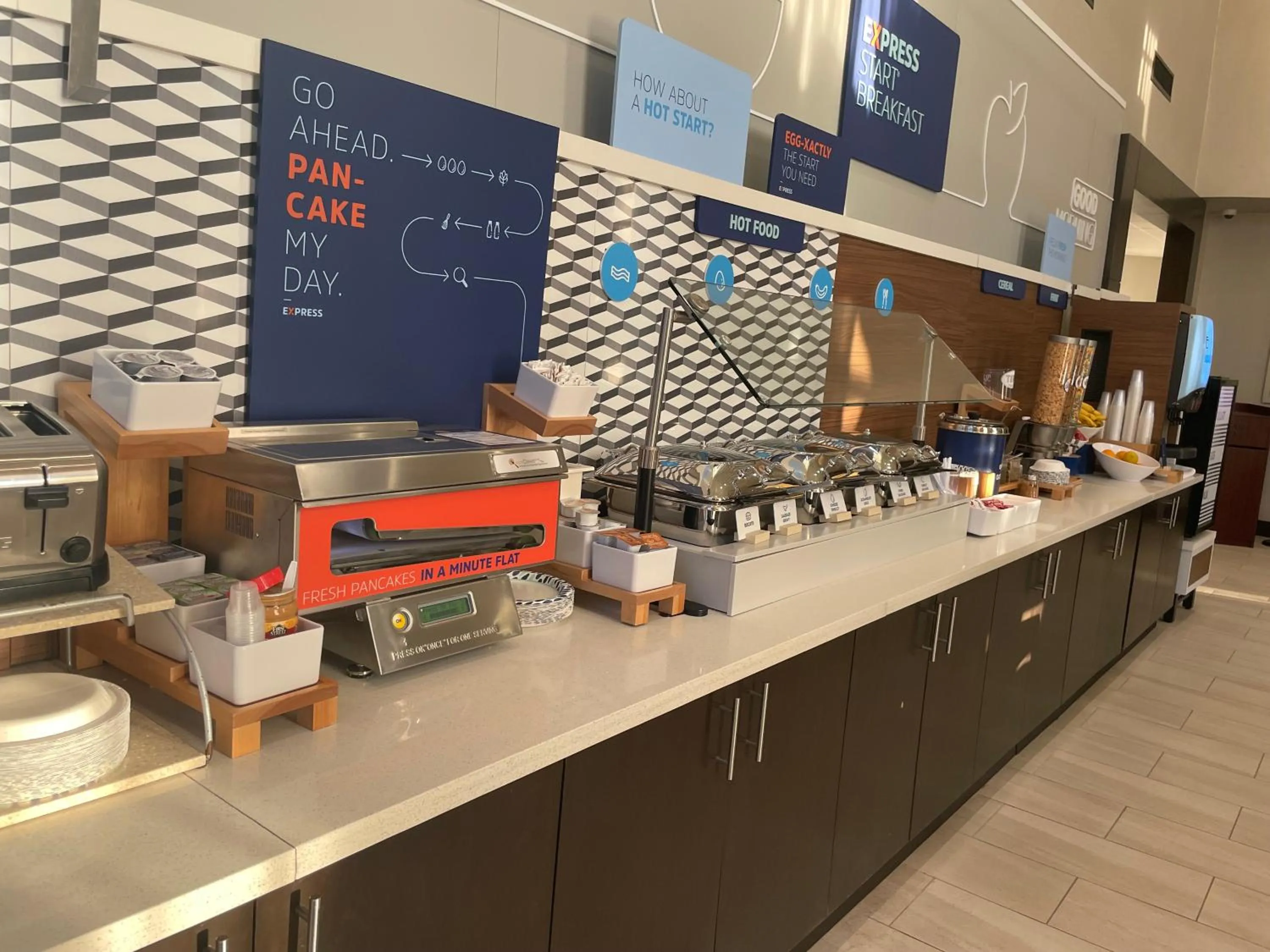 Breakfast in Holiday Inn Express Hotel & Suites Hermosa Beach by IHG