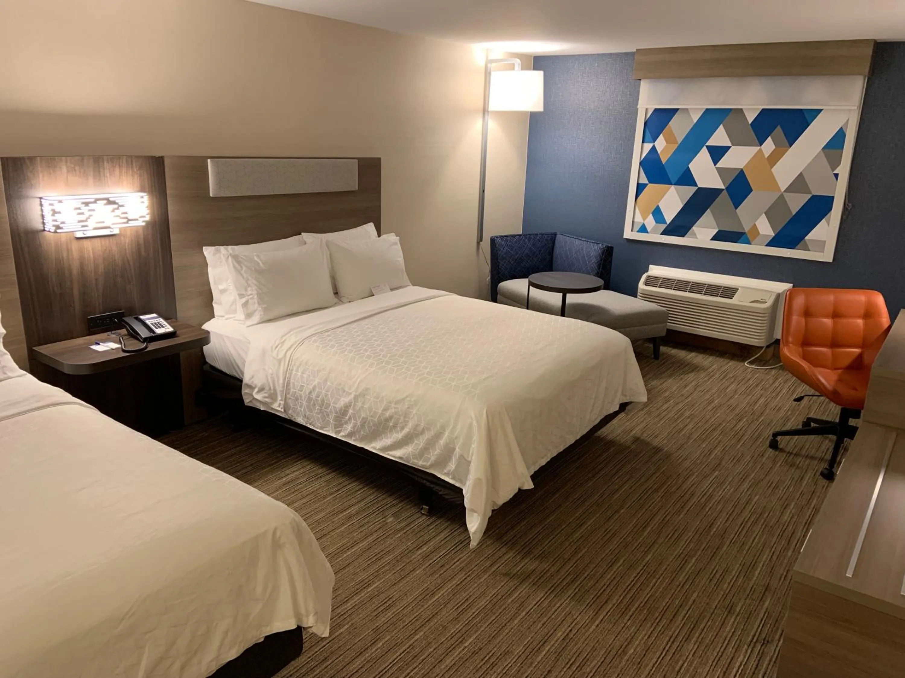 Bed in Holiday Inn Express Hotel & Suites Hermosa Beach by IHG