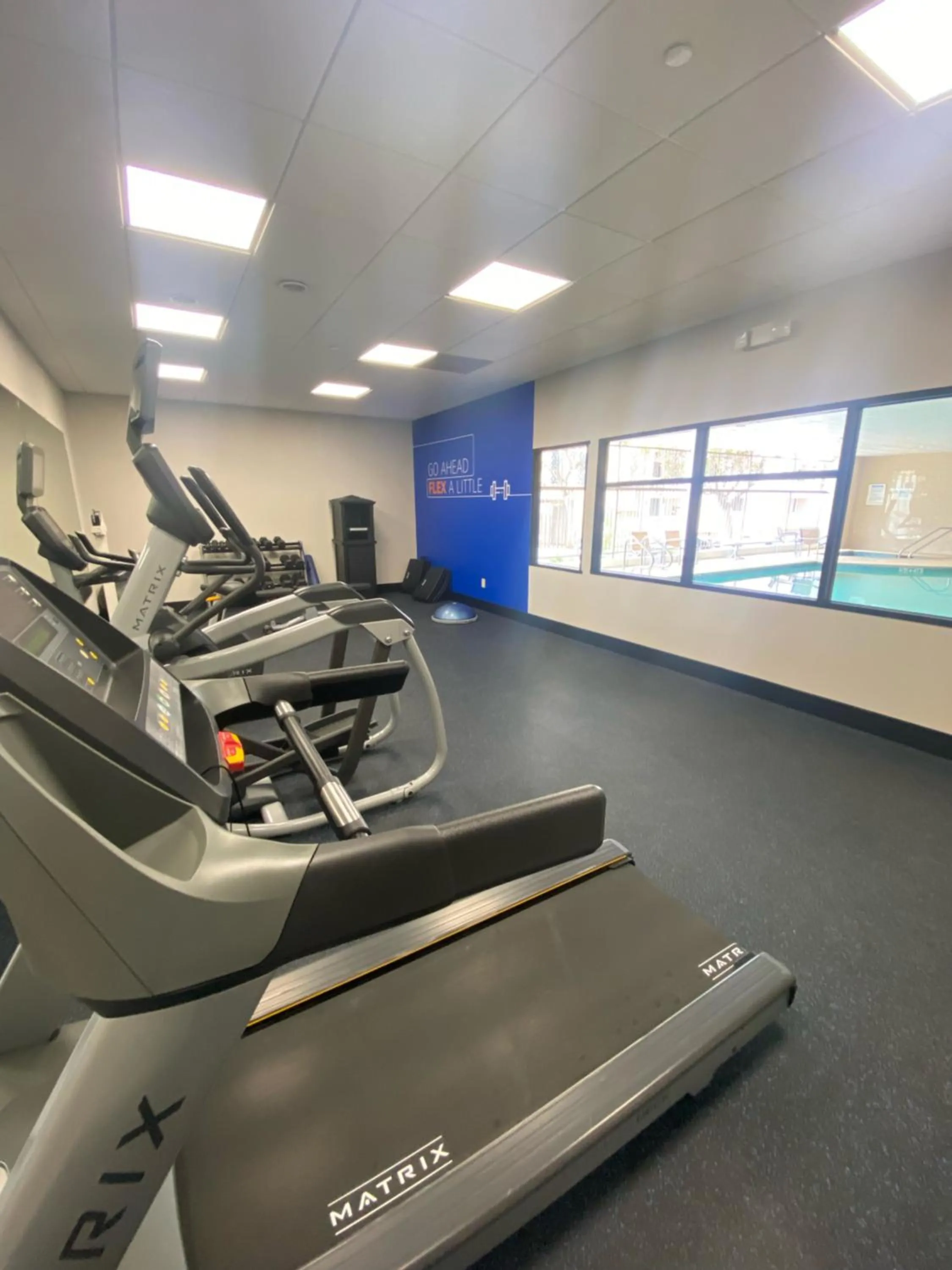Fitness centre/facilities in Holiday Inn Express Hotel & Suites Hermosa Beach by IHG
