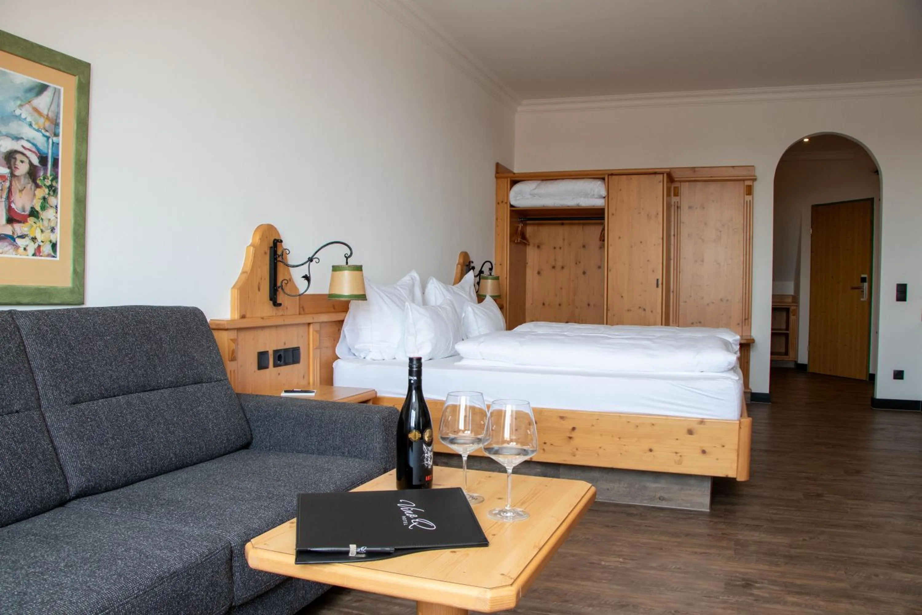 Bed in Self-Check-in Hotel VinoQ Mistelbach