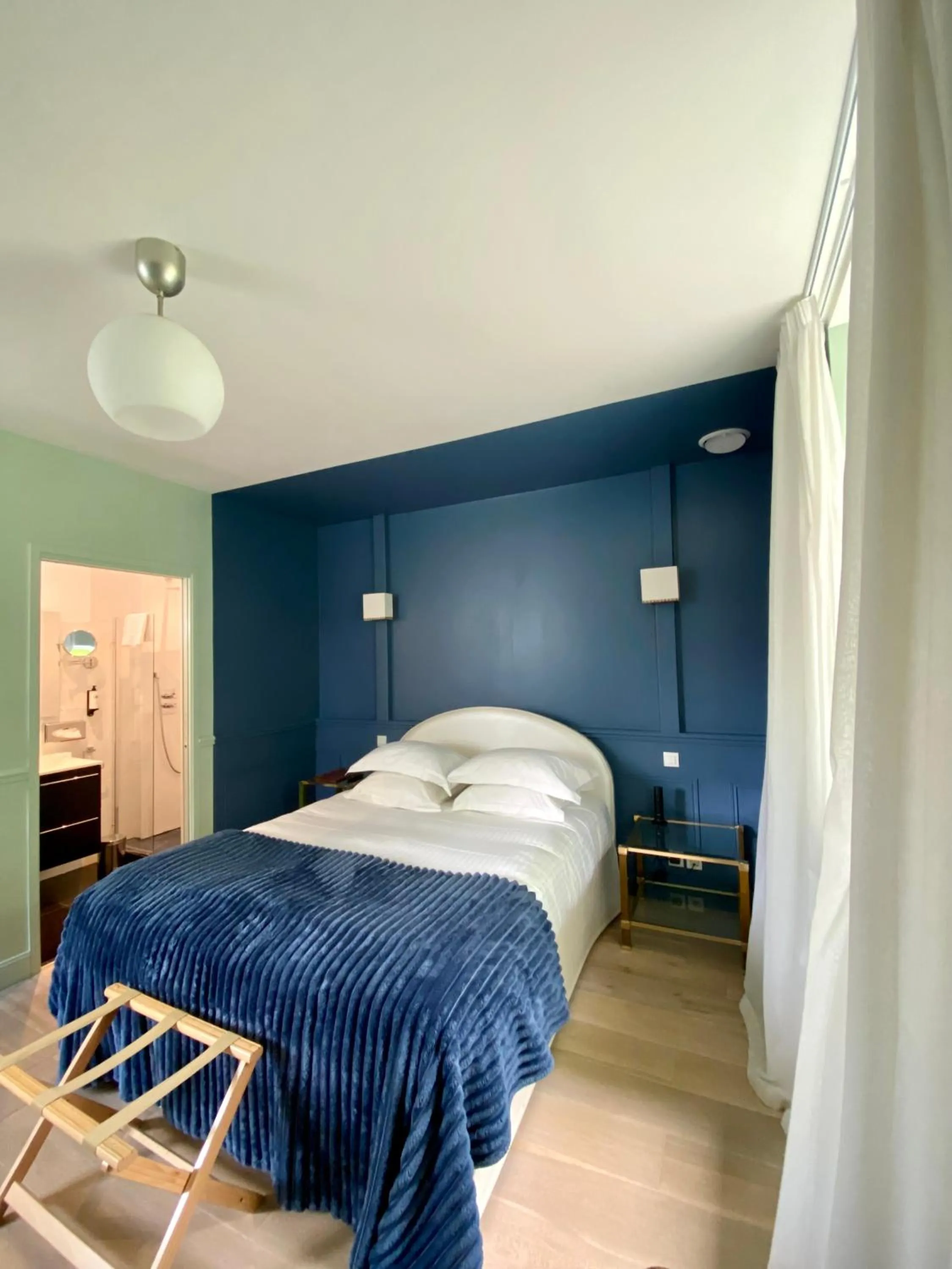 Bedroom, Bed in Château D'Apigné Rennes