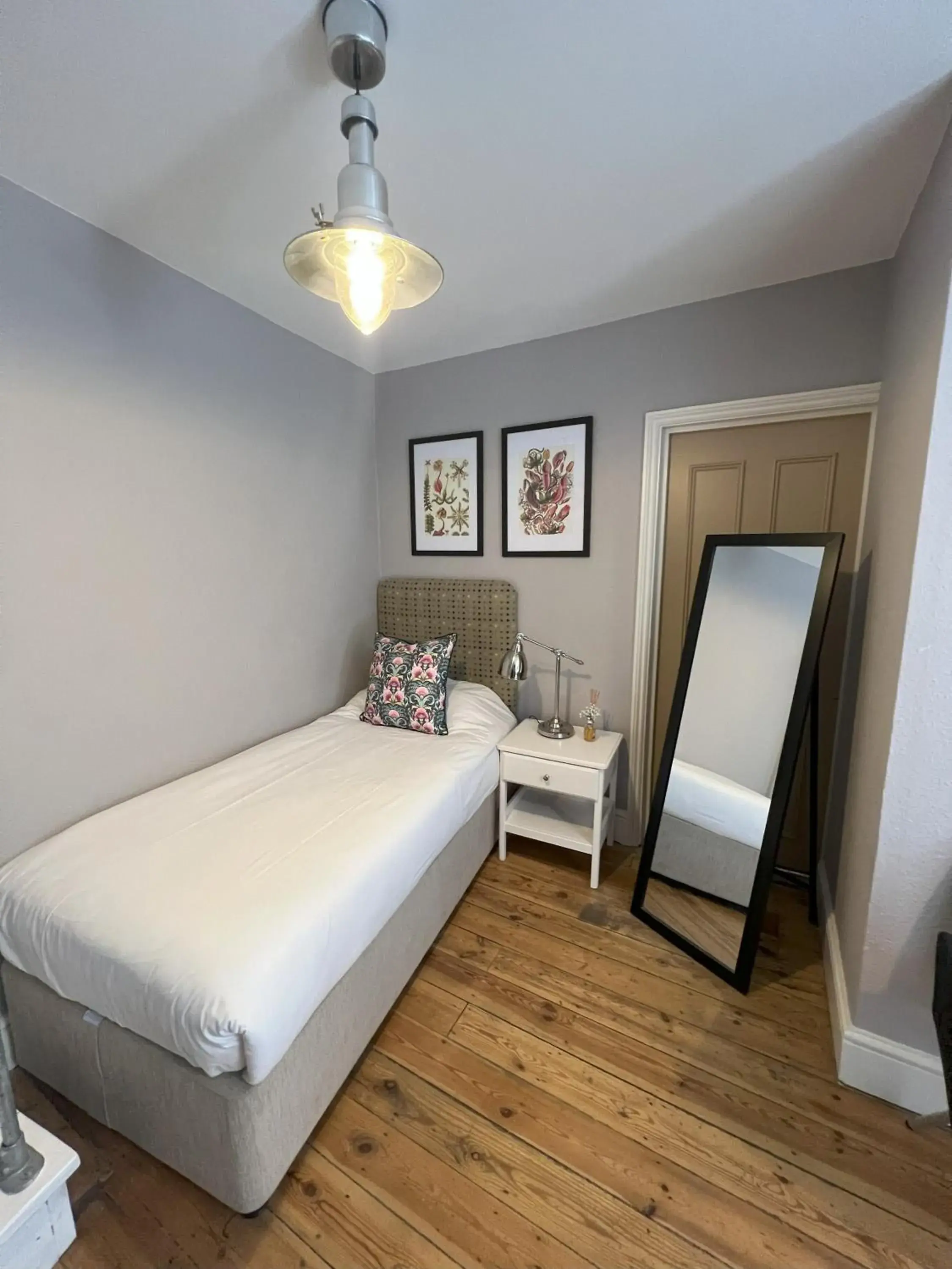 Standard Twin Room in White Horse Standard Twin Room in White Horse