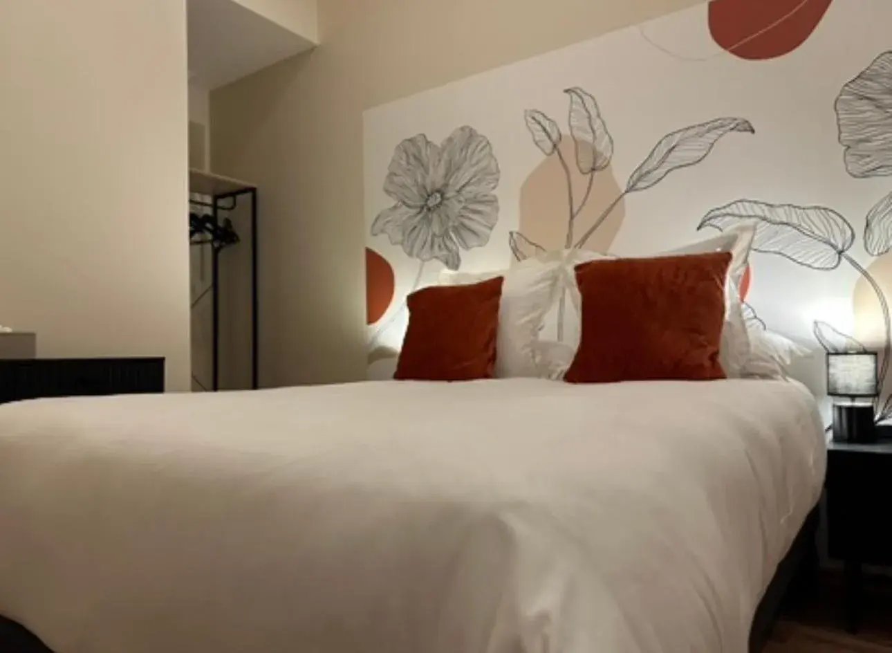 Bed in Hôtel Le Dormeur du Val Bed in Hôtel Le Dormeur du Val