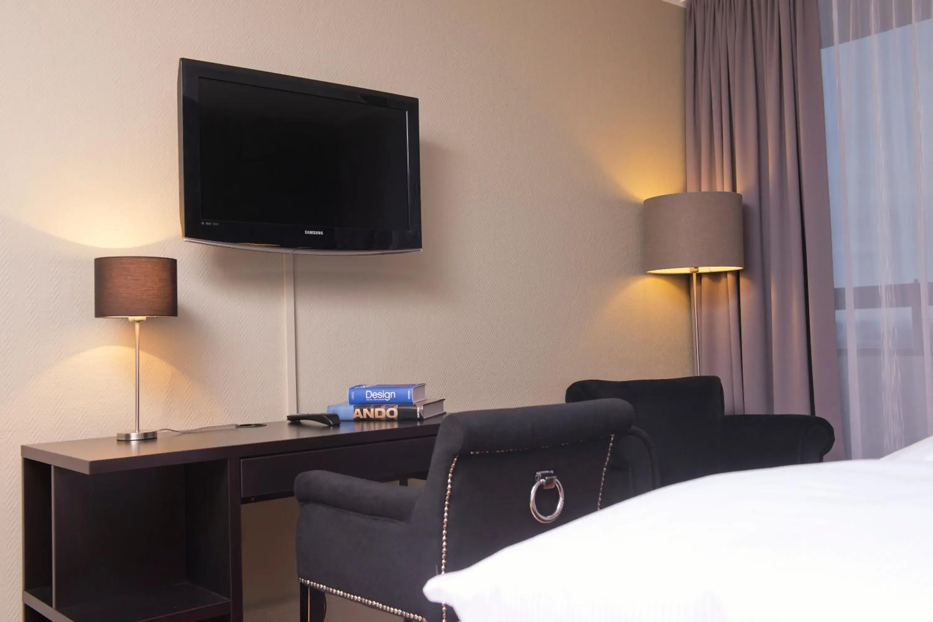 Photo of the whole room, Bed in Hotel Excelsior Ludwigshafen Photo of the whole room, Bed in Hotel Excelsior Ludwigshafen